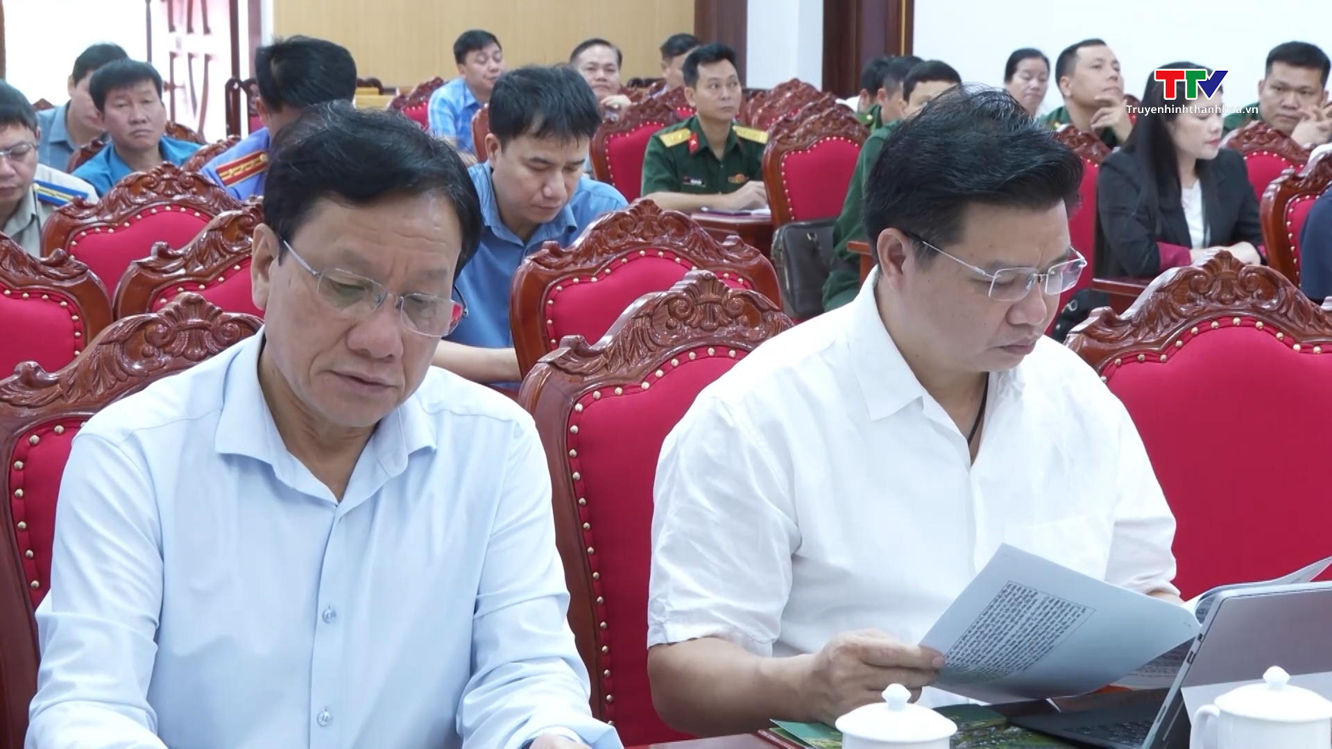 Mường Lát: Hội nghị lấy ý kiến về dự thảo Nghị quyết sửa đổi, bổ sung một số điều của Hiến pháp năm 2013- Ảnh 2. Mường Lát: Hội nghị lấy ý kiến về dự thảo Nghị quyết sửa đổi, bổ sung một số điều của Hiến pháp năm 2013- Ảnh 2.