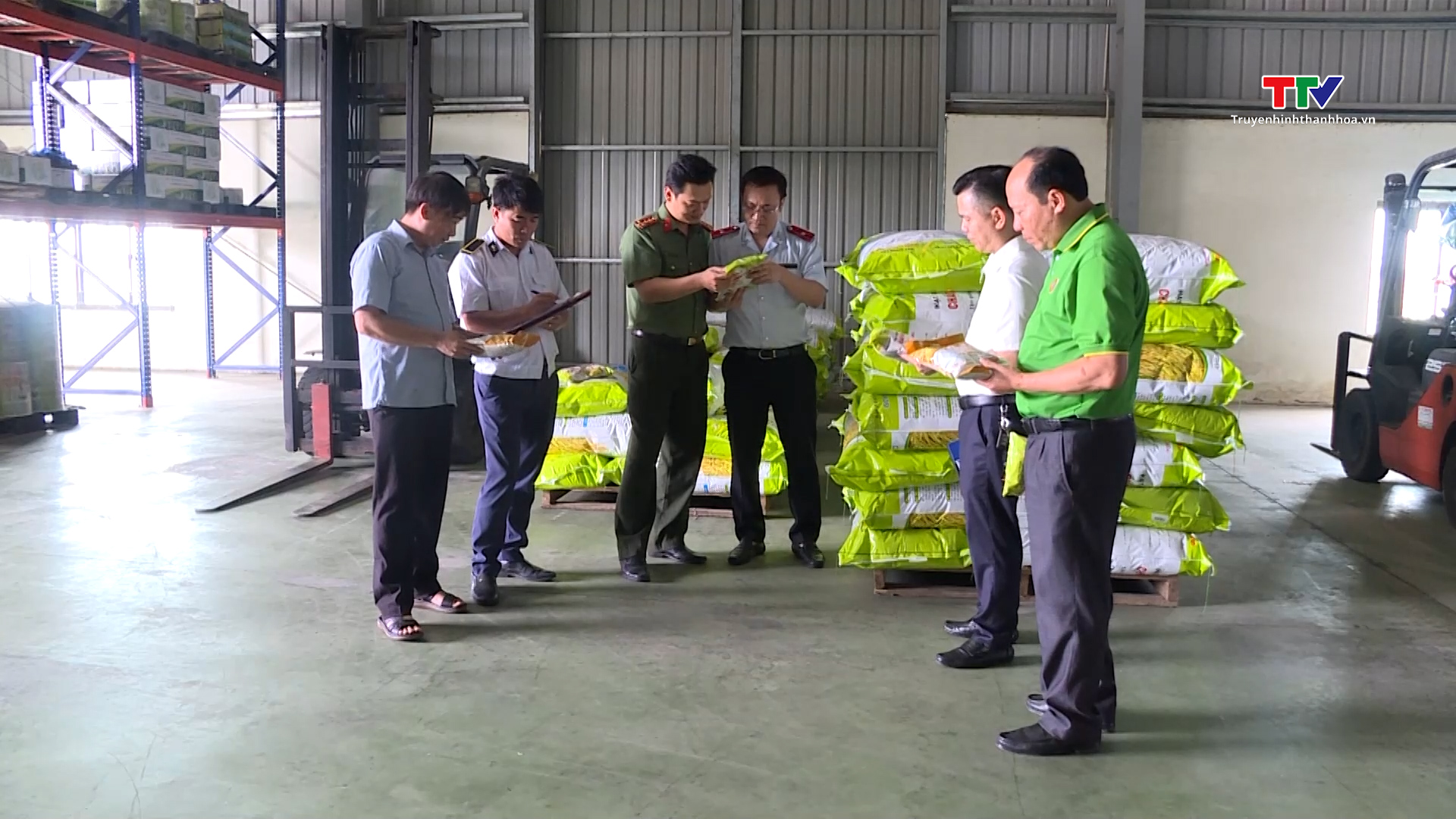 Tăng cường quản lý giống cho sản xuất vụ Thu Mùa- Ảnh 1. Tăng cường quản lý giống cho sản xuất vụ Thu Mùa- Ảnh 1.