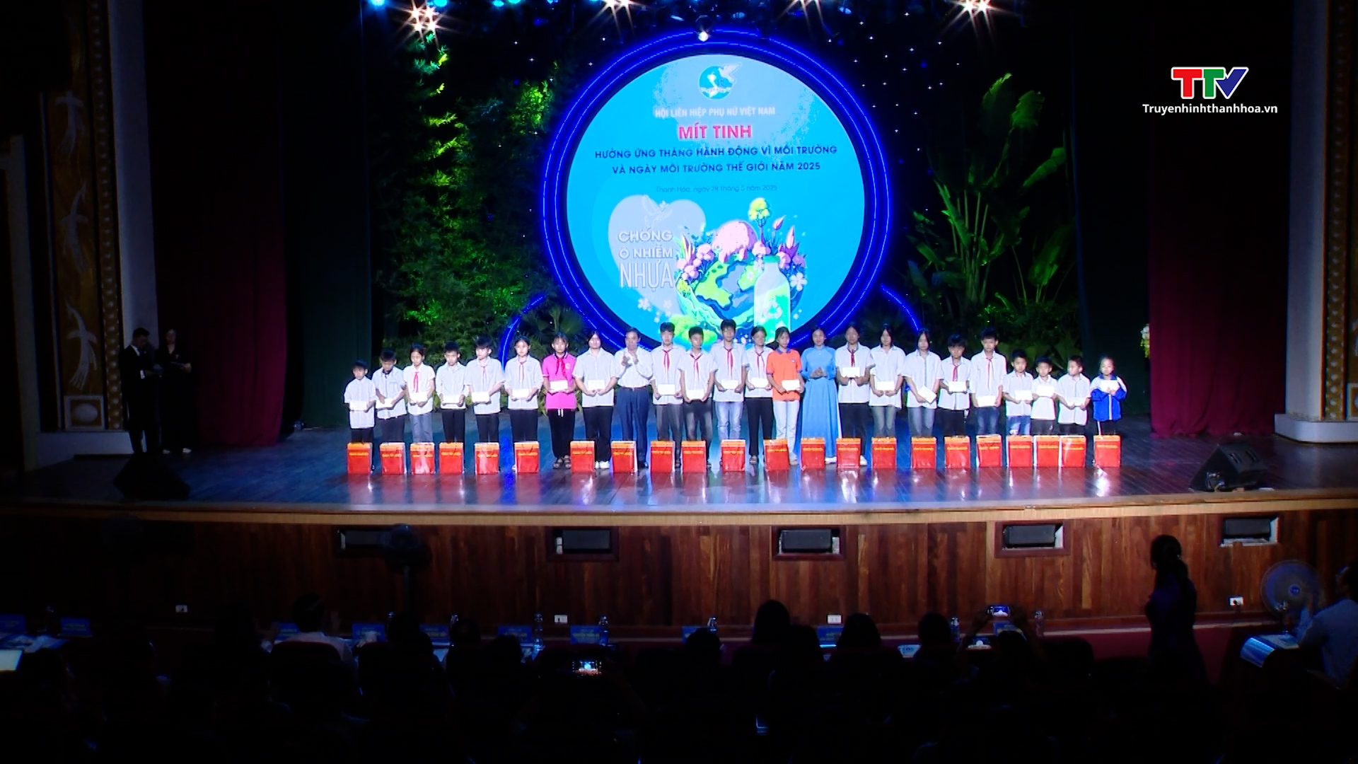 Mít tinh hưởng ứng Tháng hành động vì môi trường và Ngày Môi trường thế giới- Ảnh 3. Mít tinh hưởng ứng Tháng hành động vì môi trường và Ngày Môi trường thế giới- Ảnh 3.