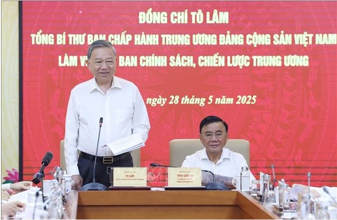 Tổng Bí thư Tô Lâm: Tạo sự kết nối hiệu quả hơn giữa thị trường vàng trong nước và thị trường quốc tế
- Ảnh 1. Tổng Bí thư Tô Lâm: Tạo sự kết nối hiệu quả hơn giữa thị trường vàng trong nước và thị trường quốc tế
- Ảnh 1.