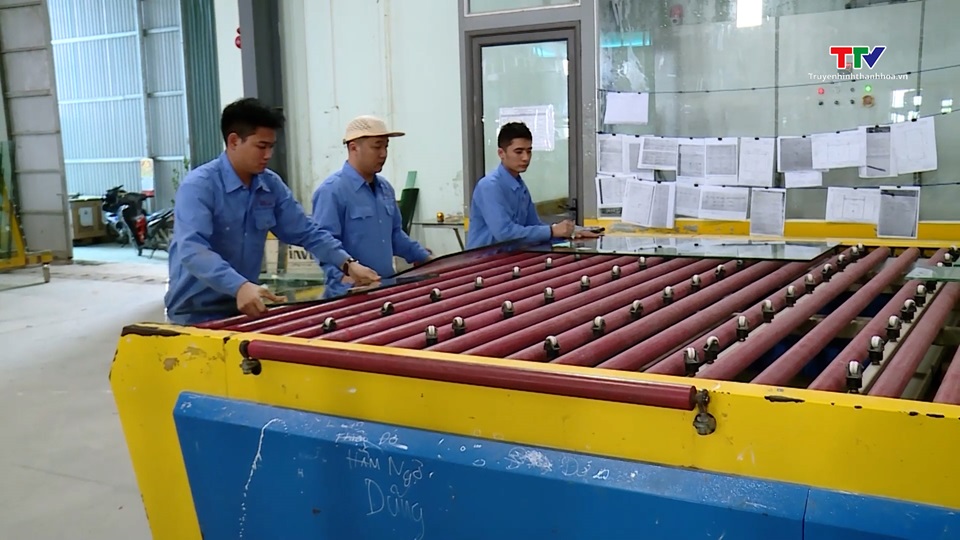Khơi thông nguồn lực kinh tế tư nhân- Ảnh 4. Khơi thông nguồn lực kinh tế tư nhân- Ảnh 4.