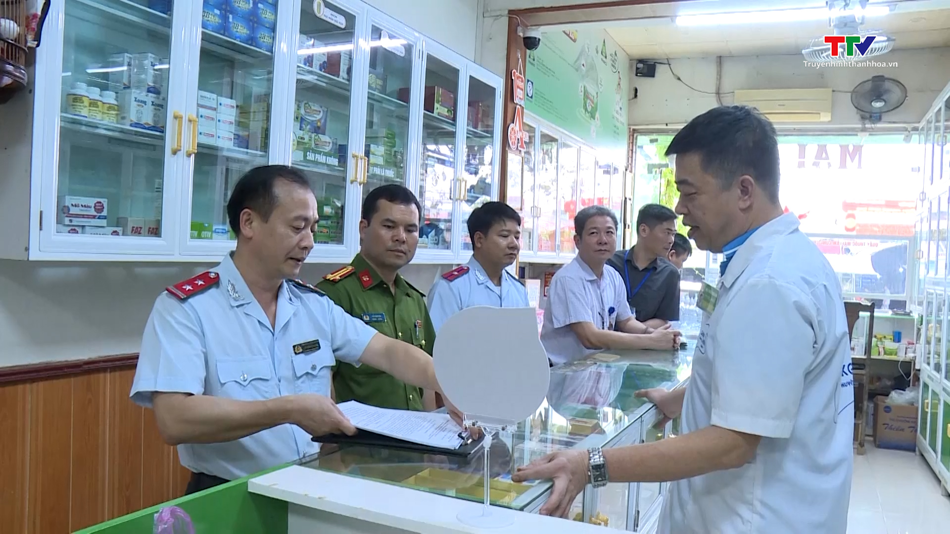 Kiểm tra thực hiện các quy định pháp luật về kinh doanh thuốc, mỹ phẩm, thực phẩm bảo vệ sức khoẻ- Ảnh 1. Kiểm tra thực hiện các quy định pháp luật về kinh doanh thuốc, mỹ phẩm, thực phẩm bảo vệ sức khoẻ- Ảnh 1.