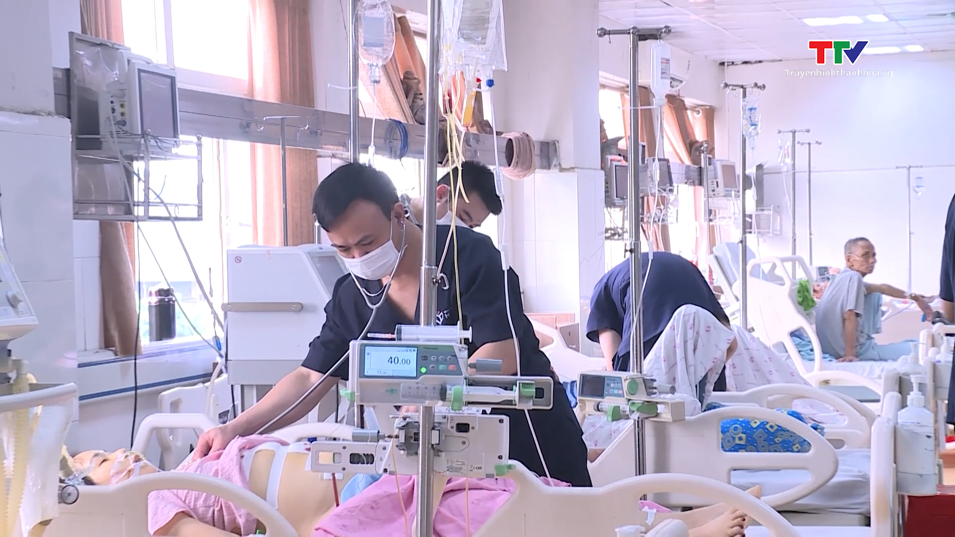 Bệnh nhân nhập viện cấp cứu không biến động nhiều so với ngày thường- Ảnh 3. Bệnh nhân nhập viện cấp cứu không biến động nhiều so với ngày thường- Ảnh 3.