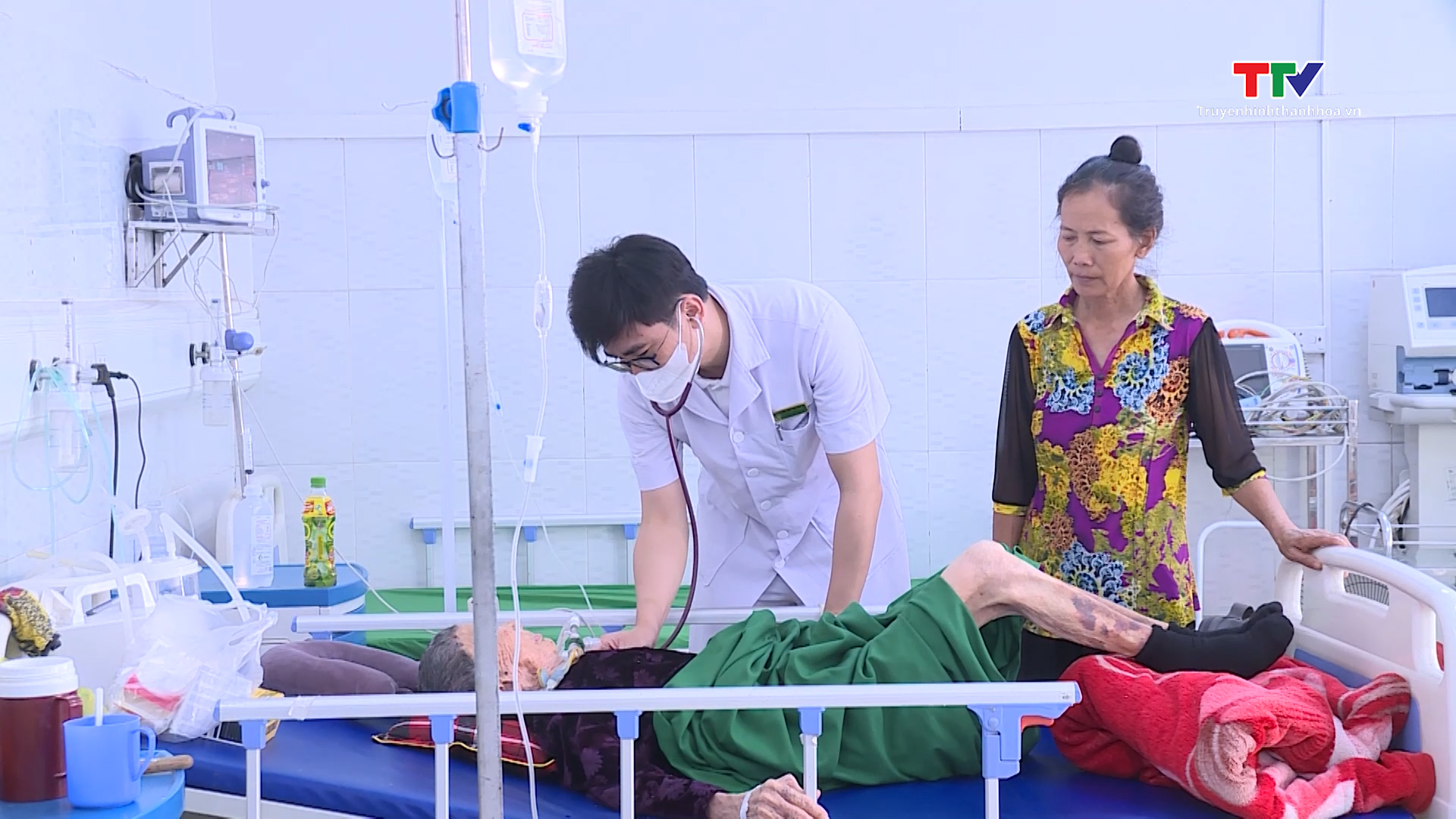 Bệnh nhân nhập viện cấp cứu không biến động nhiều so với ngày thường- Ảnh 7. Bệnh nhân nhập viện cấp cứu không biến động nhiều so với ngày thường- Ảnh 7.