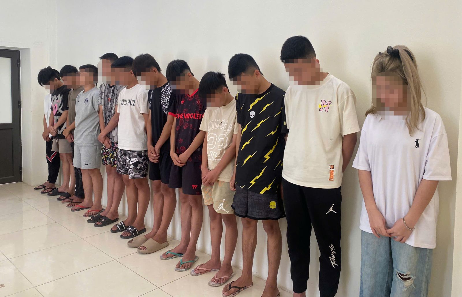 Tạm giữ hình sự đối với các đối tượng gây rối trật tự công cộng tại phường Bắc Sơn, thành phố Sầm Sơn- Ảnh 1. Tạm giữ hình sự đối với các đối tượng gây rối trật tự công cộng tại phường Bắc Sơn, thành phố Sầm Sơn- Ảnh 1.