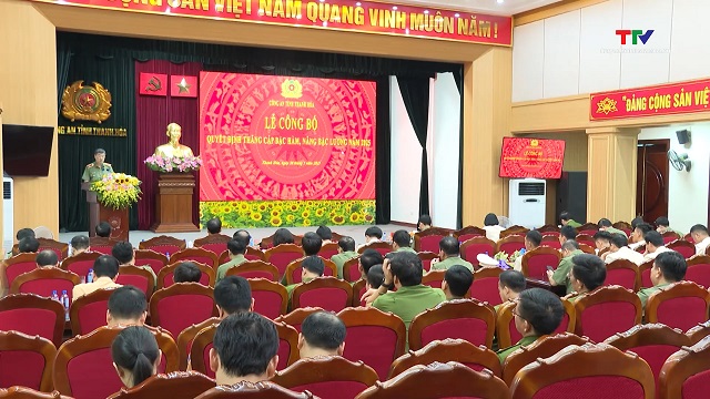 Công an tỉnh Thanh Hóa công bố Quyết định nghỉ hưu và thăng cấp bậc hàm năm 2025- Ảnh 2. Công an tỉnh Thanh Hóa công bố Quyết định nghỉ hưu và thăng cấp bậc hàm năm 2025- Ảnh 2.