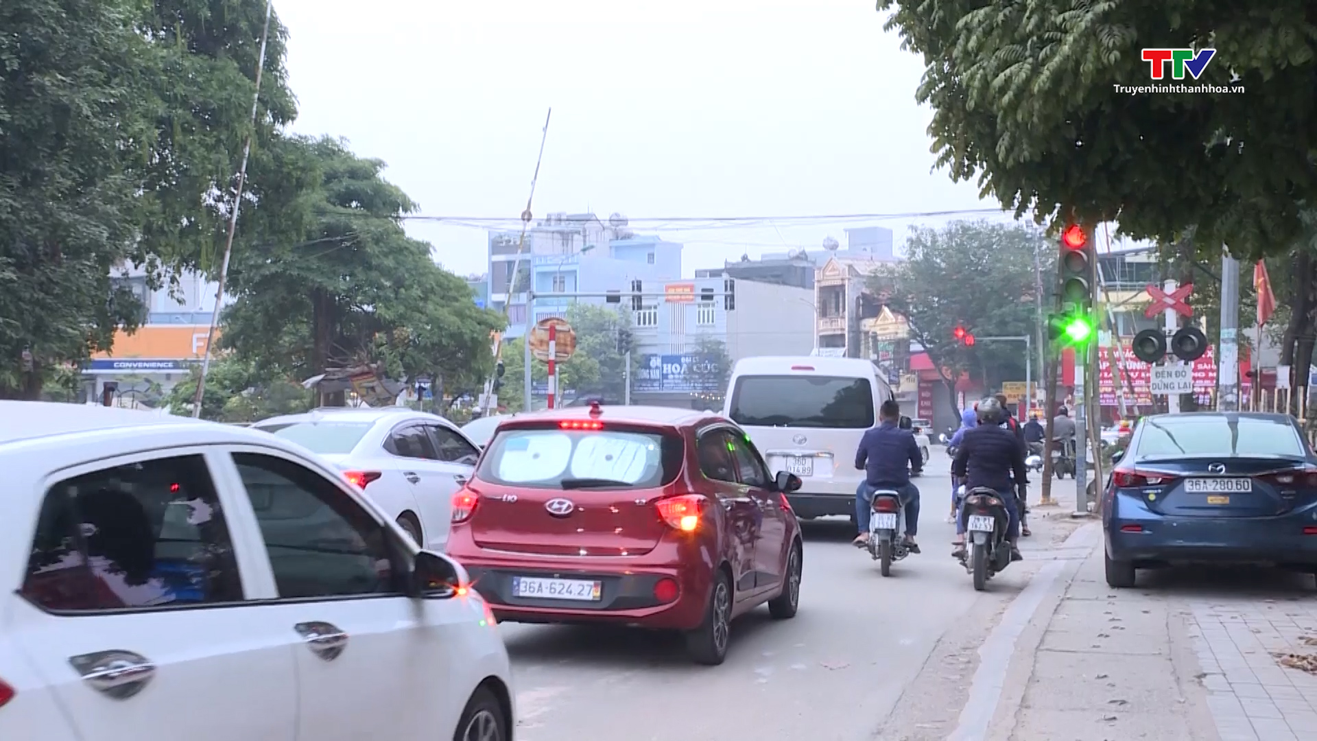 Tổ chức giảm ùn tắc giao thông giúp tiết kiệm năng lượng- Ảnh 1.