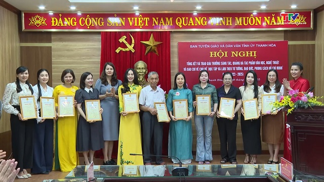 Trao giải sáng tác, quảng bá tác phẩm về chủ đề "Học tập và làm theo tư tưởng, đạo đức, phong cách Hồ Chí Minh"- Ảnh 5. Trao giải sáng tác, quảng bá tác phẩm về chủ đề "Học tập và làm theo tư tưởng, đạo đức, phong cách Hồ Chí Minh"- Ảnh 5.