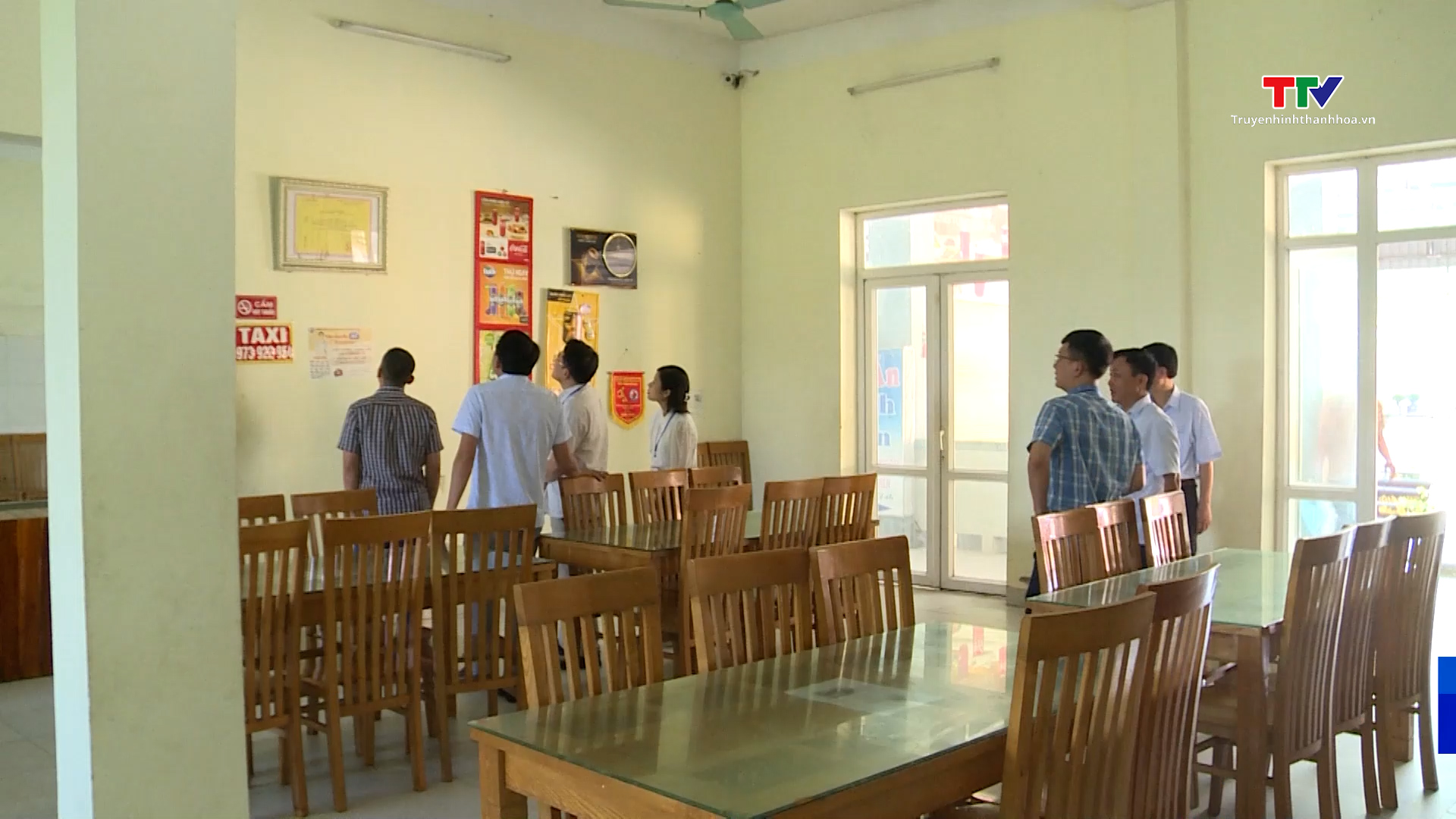 Tăng cường đảm bảo vệ sinh an toàn thực phẩm tại căng tin, bếp ăn bệnh viện
- Ảnh 1. Tăng cường đảm bảo vệ sinh an toàn thực phẩm tại căng tin, bếp ăn bệnh viện
- Ảnh 1.
