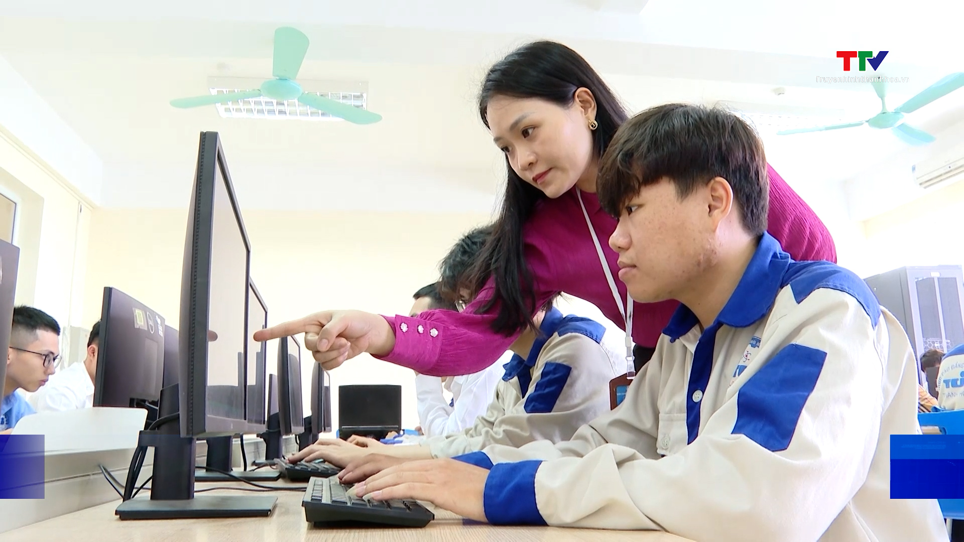 Đổi mới đào tạo nghề trong kỷ nguyên số- Ảnh 1. Đổi mới đào tạo nghề trong kỷ nguyên số- Ảnh 1.