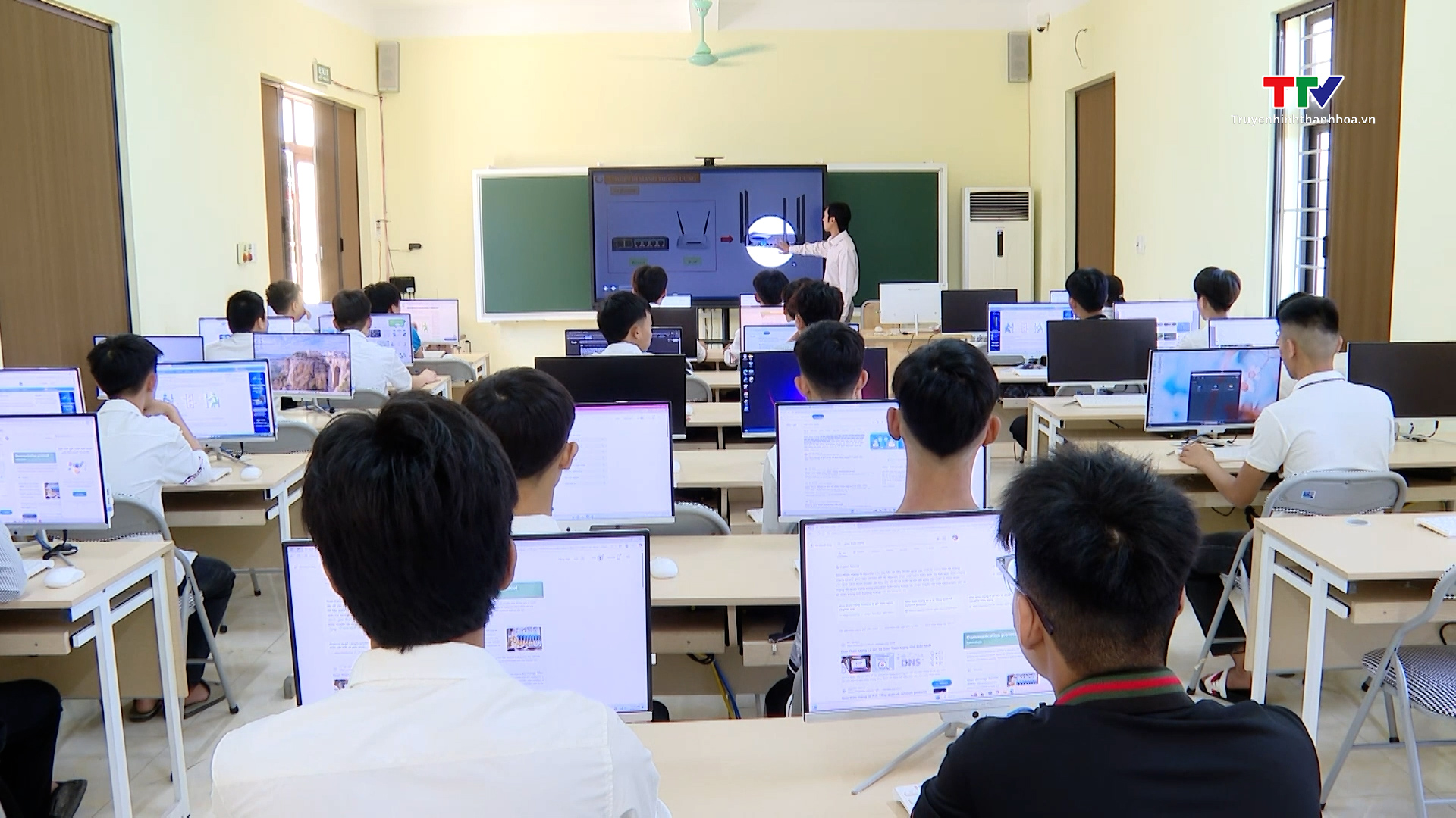 Đổi mới đào tạo nghề trong kỷ nguyên số- Ảnh 4. Đổi mới đào tạo nghề trong kỷ nguyên số- Ảnh 4.