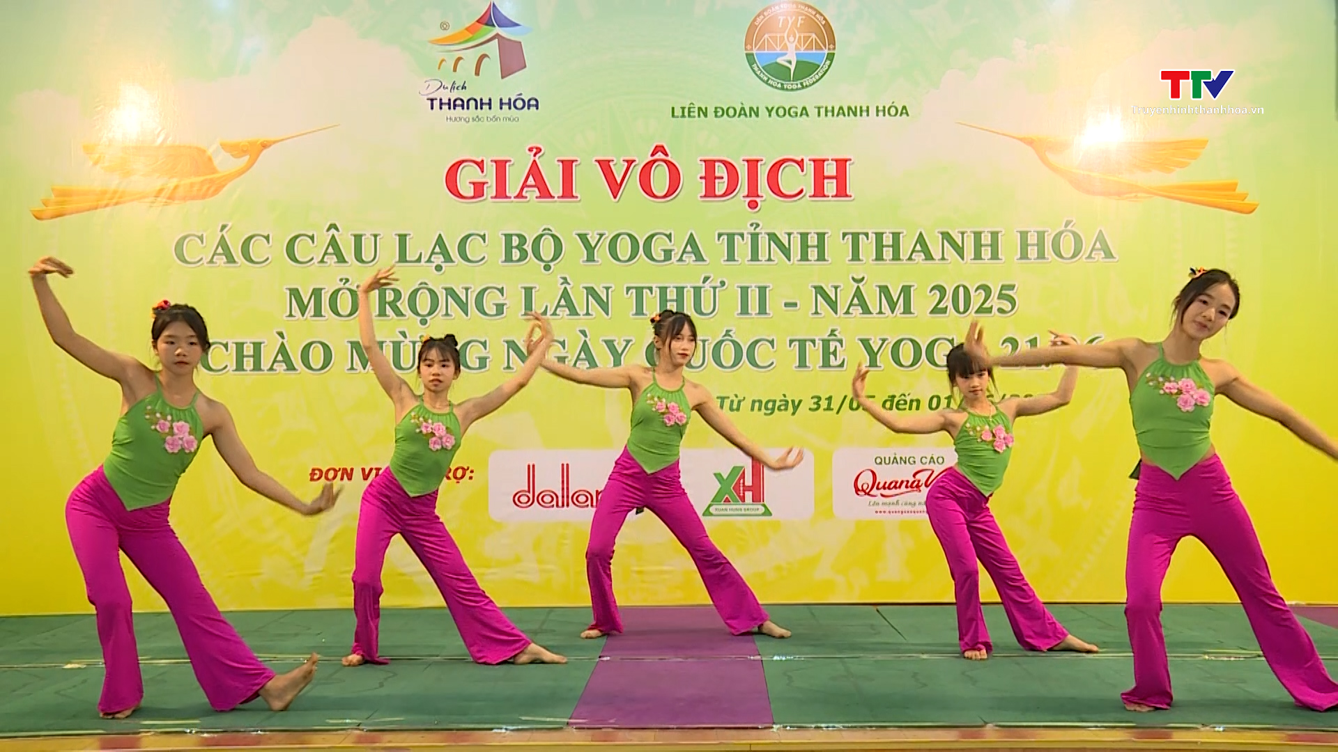 Hơn 100 Yogis tham gia Giải Yoga các câu lạc bộ tỉnh Thanh Hóa - Ảnh 2. Hơn 100 Yogis tham gia Giải Yoga các câu lạc bộ tỉnh Thanh Hóa - Ảnh 2.