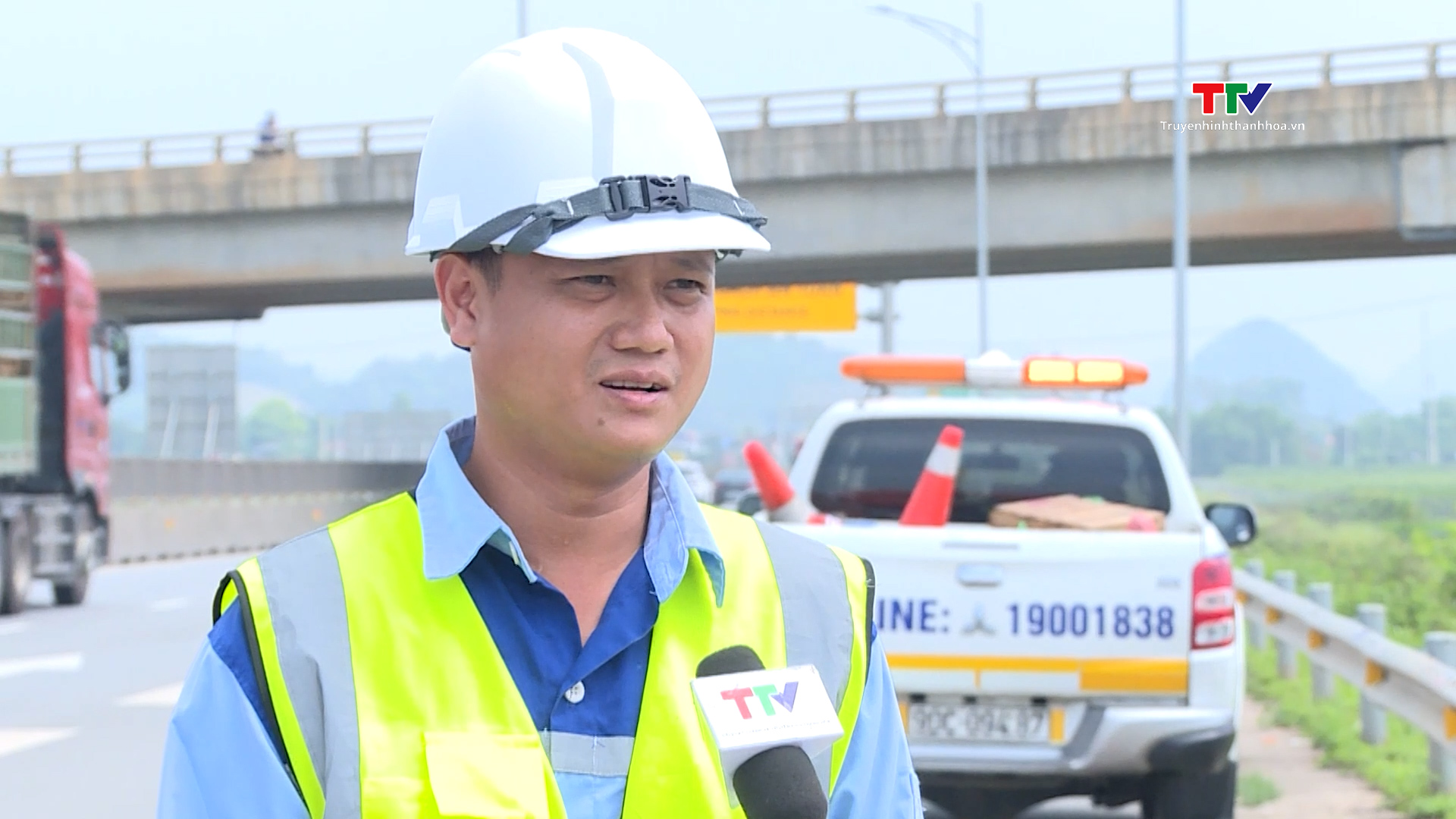 Dịp nghỉ lễ 30/4 và 1/5 tai nạn giao thông giảm cả số vụ, số người tử vong- Ảnh 3. Dịp nghỉ lễ 30/4 và 1/5 tai nạn giao thông giảm cả số vụ, số người tử vong- Ảnh 3.