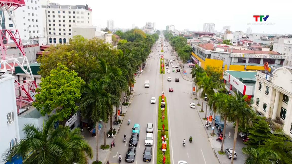 Chiều ngang qua phố- Ảnh 1. Chiều ngang qua phố- Ảnh 1.