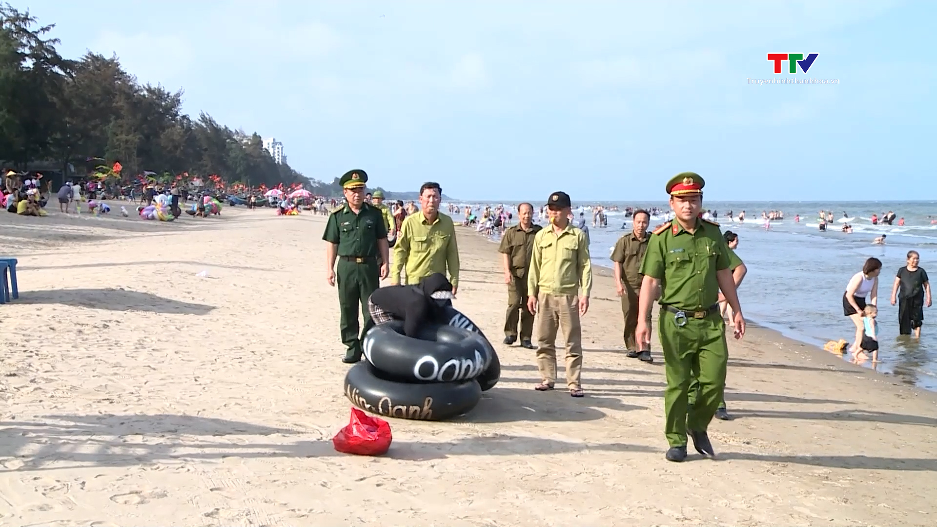 Thành phố Sầm Sơn đảm bảo an toàn cho du khách.- Ảnh 1. Thành phố Sầm Sơn đảm bảo an toàn cho du khách.- Ảnh 1.