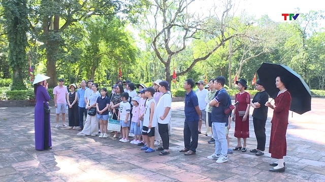 Thanh Hóa đón gần 1,6 triệu lượt khách dịp nghỉ lễ 30/4 - 1/5- Ảnh 1. Thanh Hóa đón gần 1,6 triệu lượt khách dịp nghỉ lễ 30/4 - 1/5- Ảnh 1.