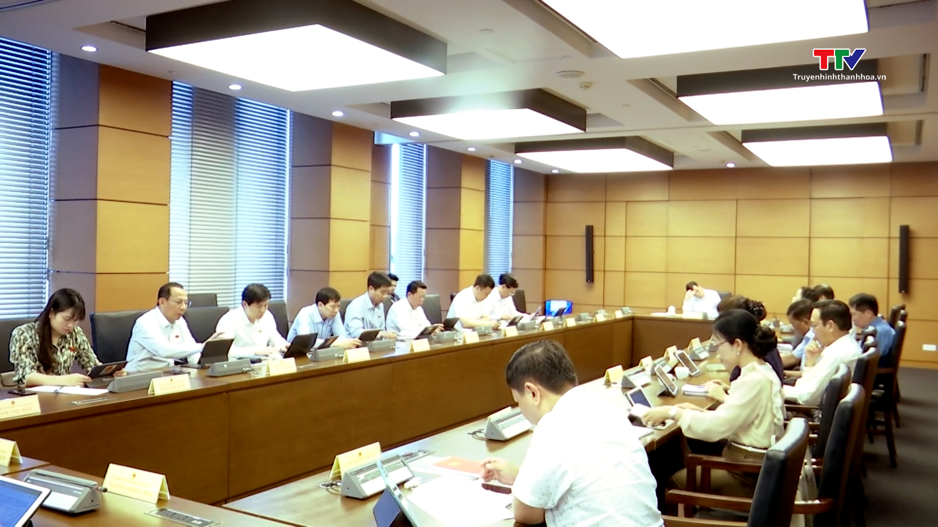 Quốc hội thảo luận ở tổ về các dự án luật- Ảnh 1. Quốc hội thảo luận ở tổ về các dự án luật- Ảnh 1.