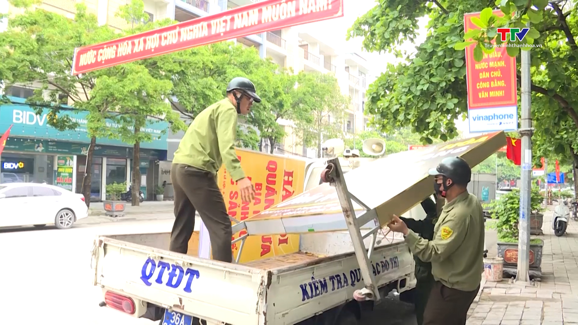 Thành phố Sầm Sơn đảm bảo trật tự đô thị, an toàn giao thông - Ảnh 1. Thành phố Sầm Sơn đảm bảo trật tự đô thị, an toàn giao thông - Ảnh 1.