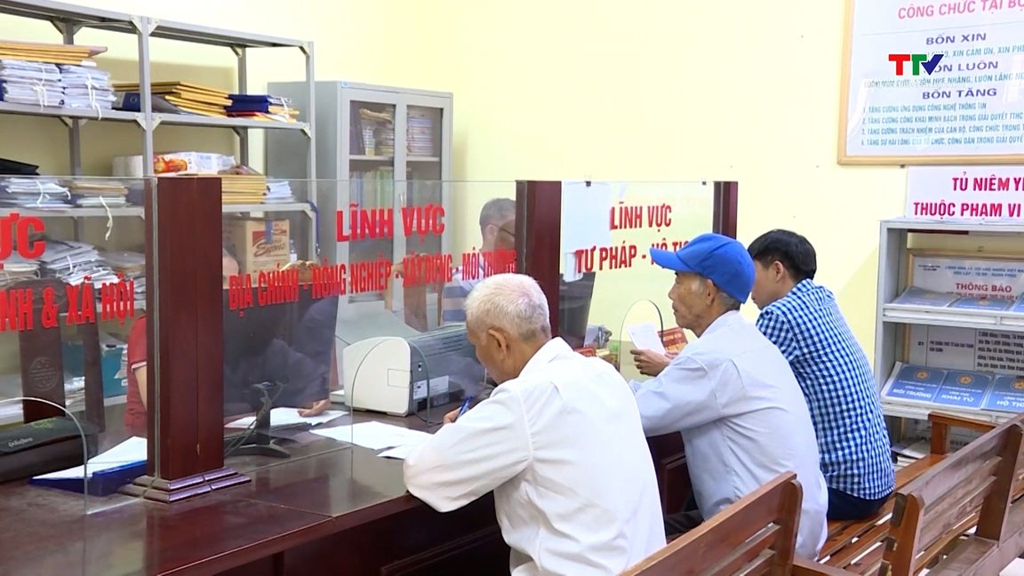 Giải quyết thủ tục hành chính liên tục trong quá trình sắp xếp đơn vị hành chính- Ảnh 1. Giải quyết thủ tục hành chính liên tục trong quá trình sắp xếp đơn vị hành chính- Ảnh 1.