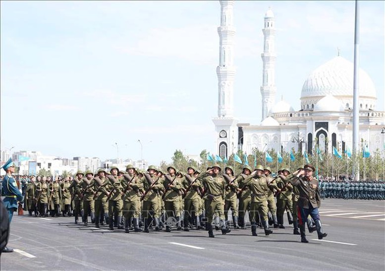 Tổng Bí thư Tô Lâm dự Lễ duyệt binh Kỷ niệm 80 năm Ngày Chiến thắng phát xít tại Kazakhstan- Ảnh 3. Tổng Bí thư Tô Lâm dự Lễ duyệt binh Kỷ niệm 80 năm Ngày Chiến thắng phát xít tại Kazakhstan- Ảnh 3.