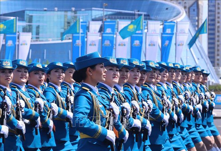 Tổng Bí thư Tô Lâm dự Lễ duyệt binh Kỷ niệm 80 năm Ngày Chiến thắng phát xít tại Kazakhstan- Ảnh 4. Tổng Bí thư Tô Lâm dự Lễ duyệt binh Kỷ niệm 80 năm Ngày Chiến thắng phát xít tại Kazakhstan- Ảnh 4.