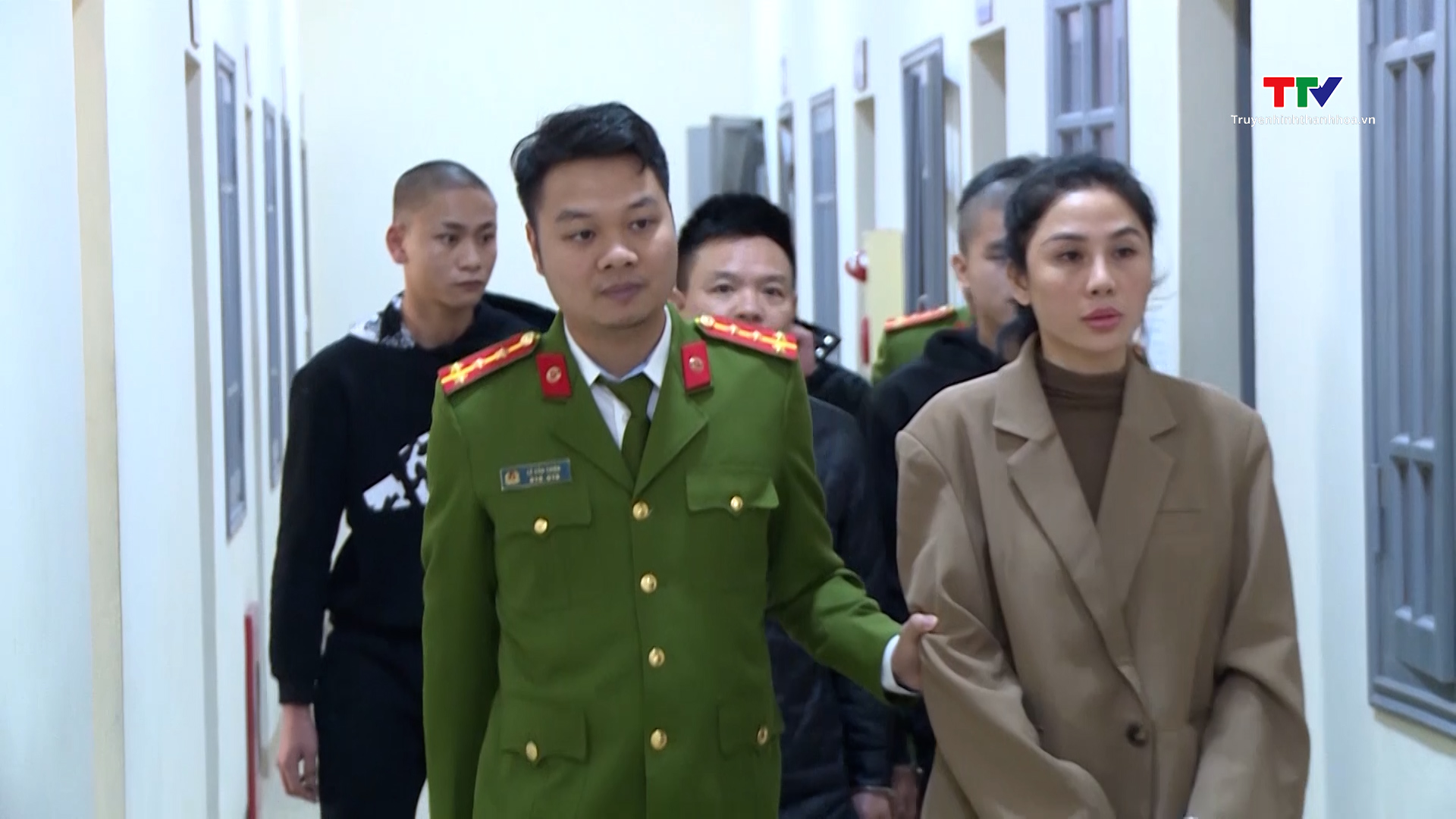 Bảo đảm an toàn công tác tạm giữ, tạm giam khi không tổ chức Công an cấp huyện
- Ảnh 1. Bảo đảm an toàn công tác tạm giữ, tạm giam khi không tổ chức Công an cấp huyện
- Ảnh 1.