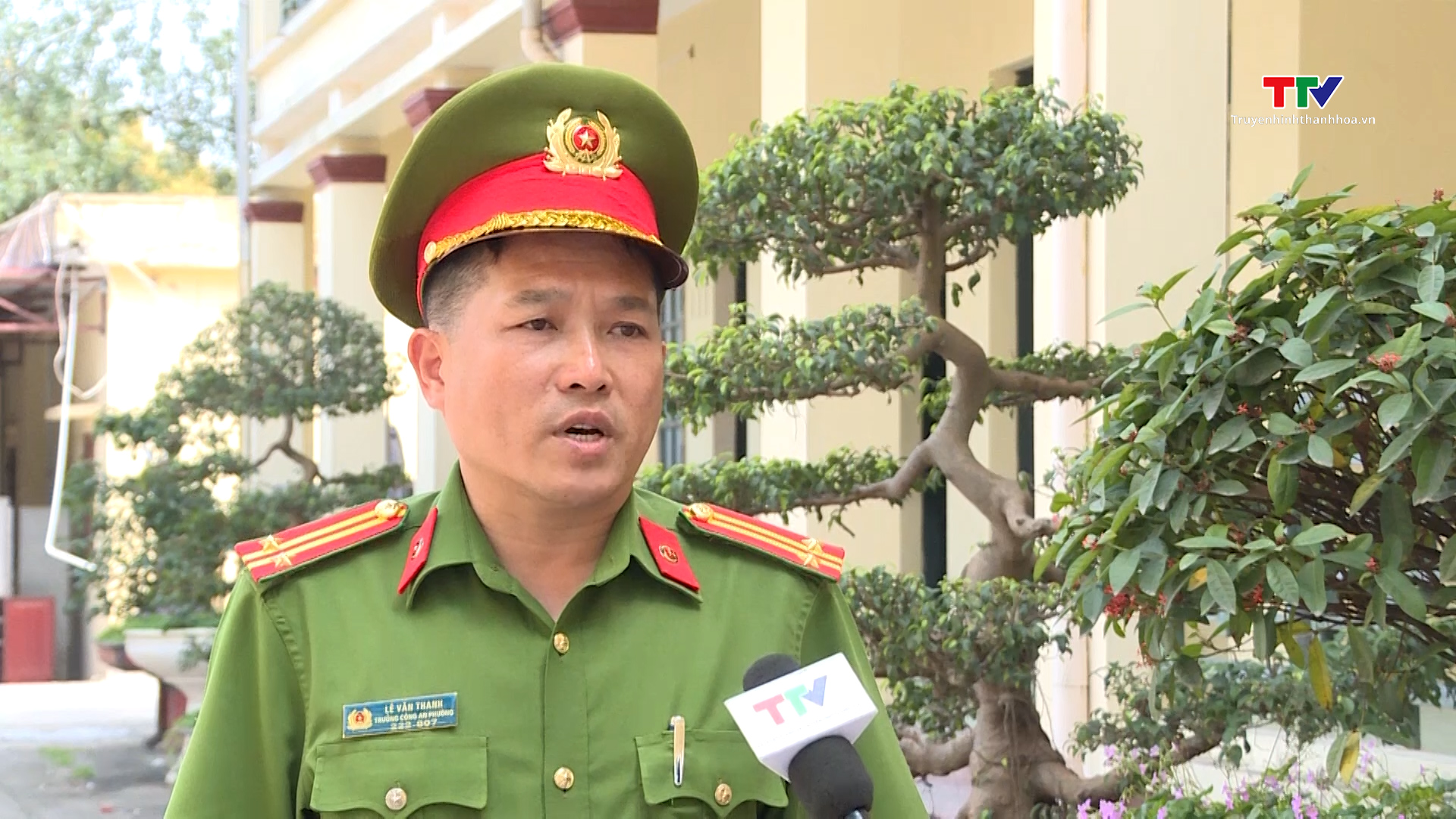 Công an xã, phường Thanh Hóa tiếp nhận gần 1.300 hồ sơ cấp đổi giấp phép lái xe
- Ảnh 4. Công an xã, phường Thanh Hóa tiếp nhận gần 1.300 hồ sơ cấp đổi giấp phép lái xe
- Ảnh 4.
