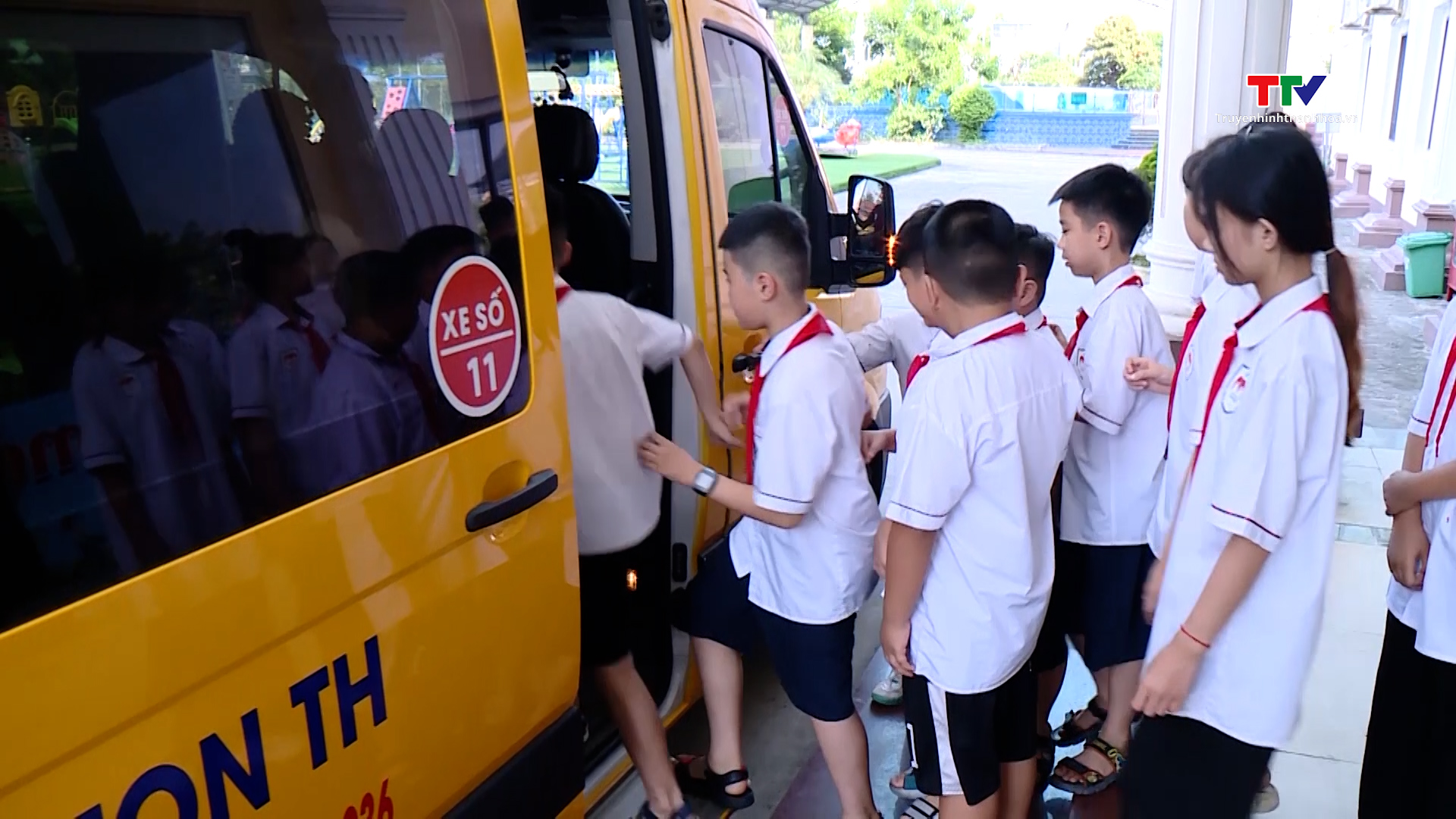 Tăng cường biện pháp đảm bảo an toàn xe đưa đón học sinh- Ảnh 2. Tăng cường biện pháp đảm bảo an toàn xe đưa đón học sinh- Ảnh 2.