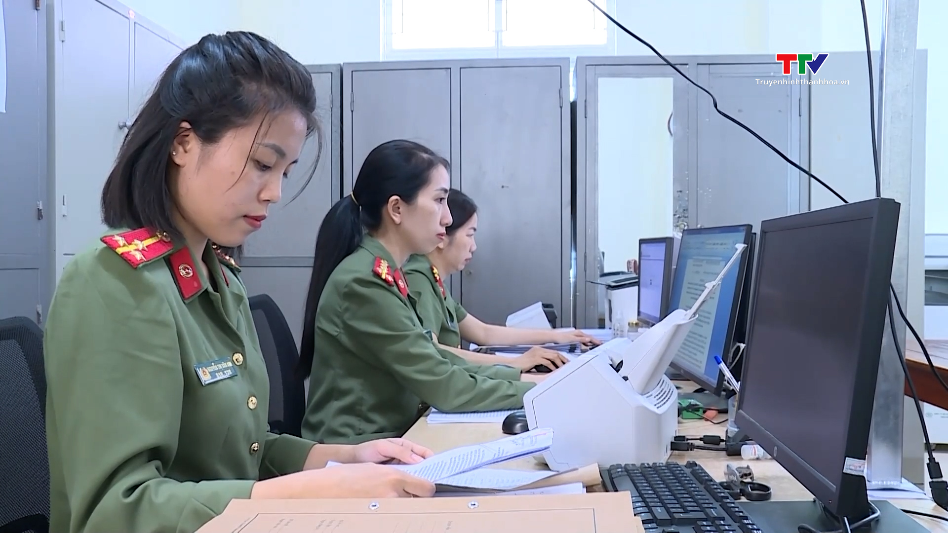 Lấy ý kiến Nhân dân về sửa đổi Hiến pháp trên ứng dụng VNeID đến hết ngày 29/5- Ảnh 1. Lấy ý kiến Nhân dân về sửa đổi Hiến pháp trên ứng dụng VNeID đến hết ngày 29/5- Ảnh 1.