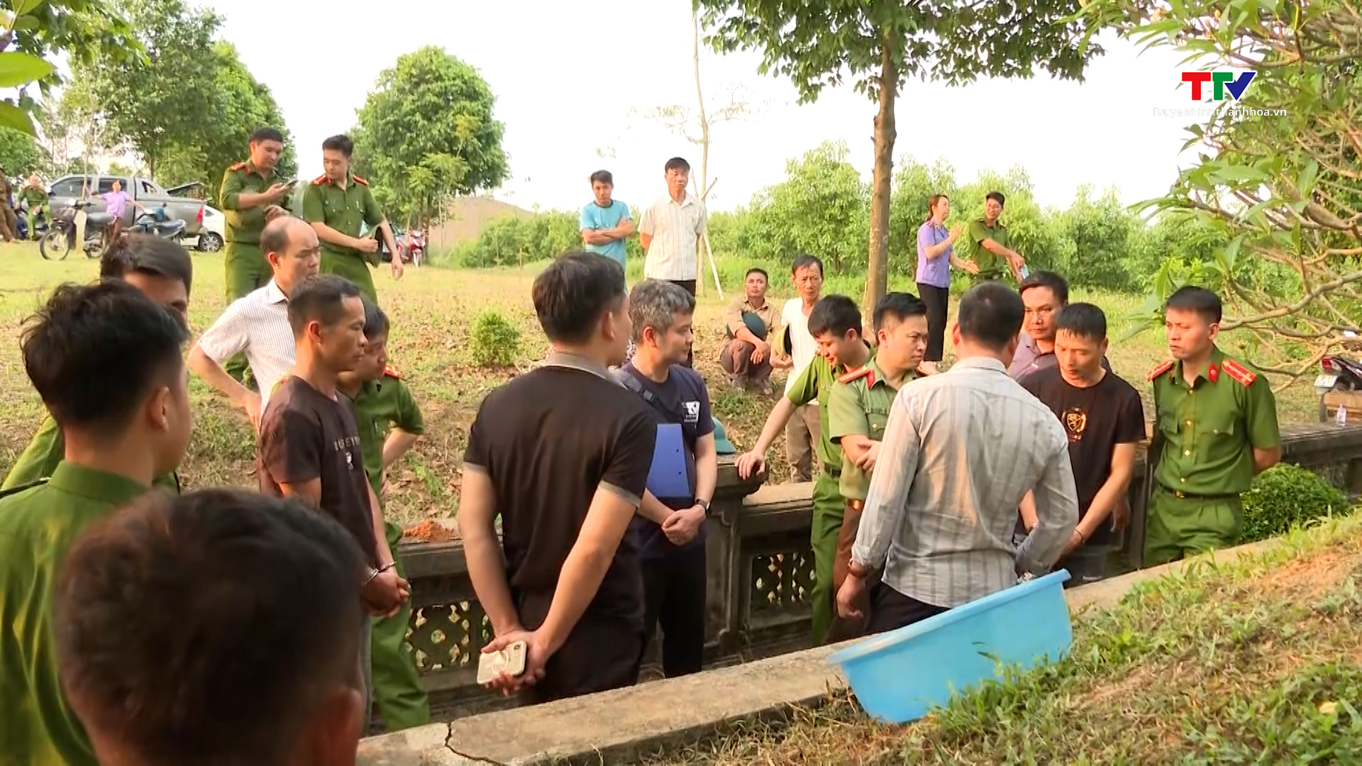 Đề nghị tăng cường bảo vệ các lăng mộ vua chúa- Ảnh 2. Đề nghị tăng cường bảo vệ các lăng mộ vua chúa- Ảnh 2.