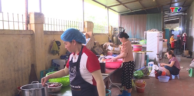 Cần siết chặt an toàn thực phẩm trong căng tin bệnh viện- Ảnh 1. Cần siết chặt an toàn thực phẩm trong căng tin bệnh viện- Ảnh 1.