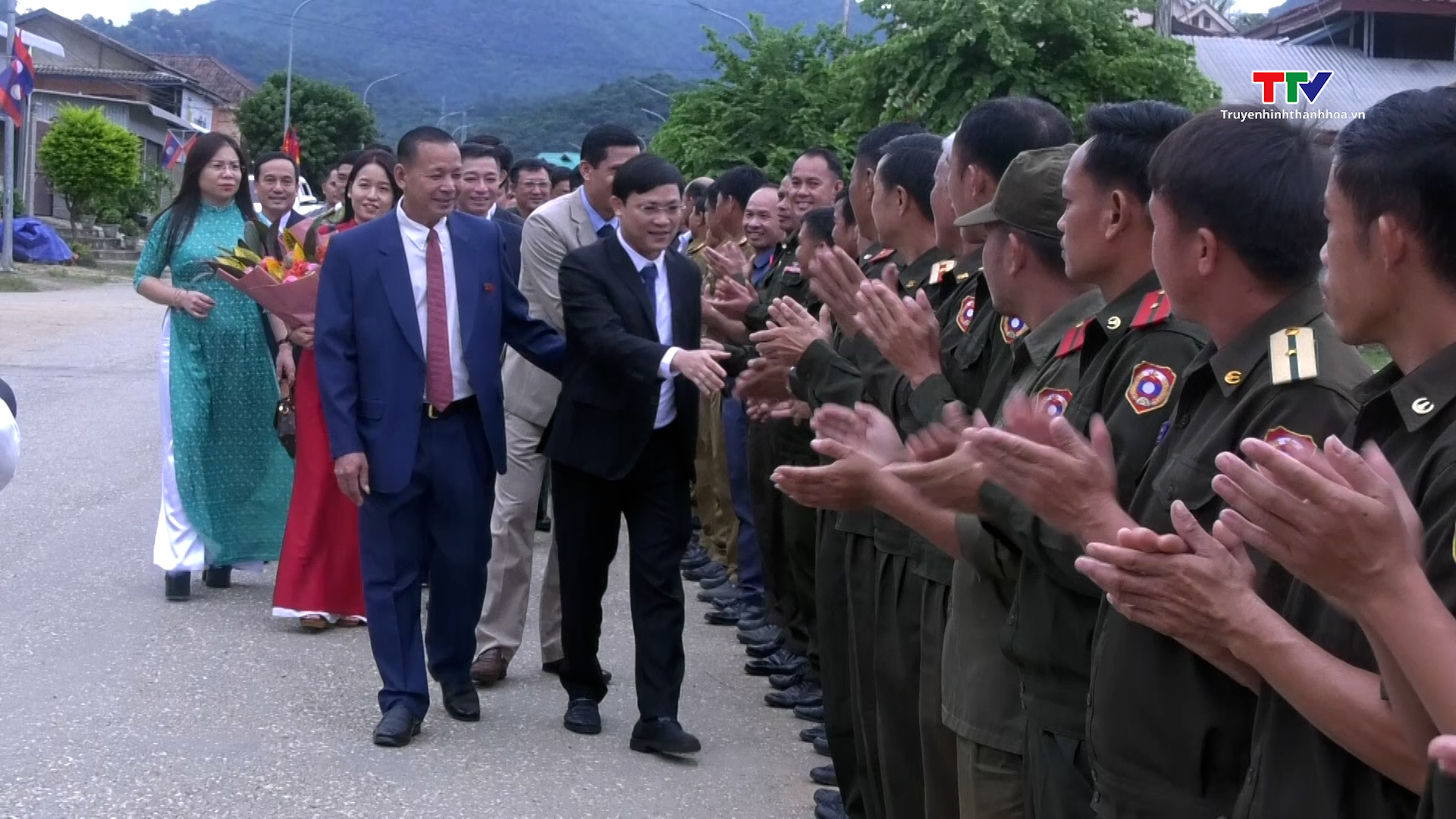 Vun đắp tình hữu nghị giữa hai huyện Lang Chánh - Sầm Tớ- Ảnh 8. Vun đắp tình hữu nghị giữa hai huyện Lang Chánh - Sầm Tớ- Ảnh 8.
