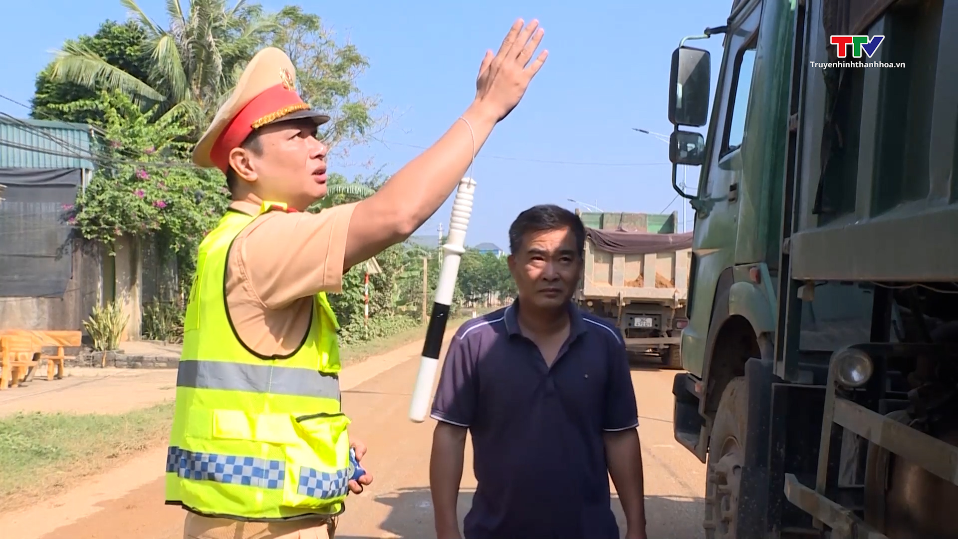 Siết chặt kiểm soát tải trọng phương tiện ngay từ đầu mỏ khai thác- Ảnh 4. Siết chặt kiểm soát tải trọng phương tiện ngay từ đầu mỏ khai thác- Ảnh 4.