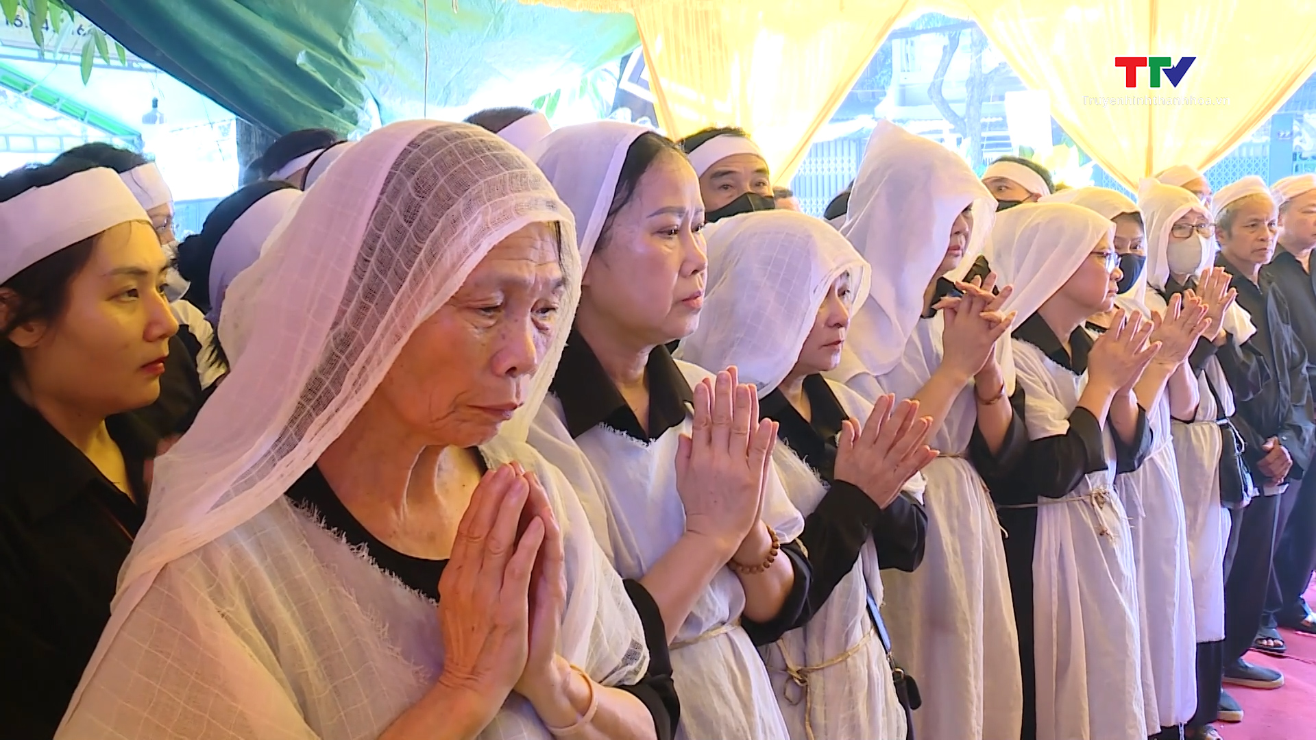 Lễ truy điệu đồng chí Trần Đình Lăng, Nguyên Phó Chủ tịch Thường trực UBND tỉnh- Ảnh 3. Lễ truy điệu đồng chí Trần Đình Lăng, Nguyên Phó Chủ tịch Thường trực UBND tỉnh- Ảnh 3.