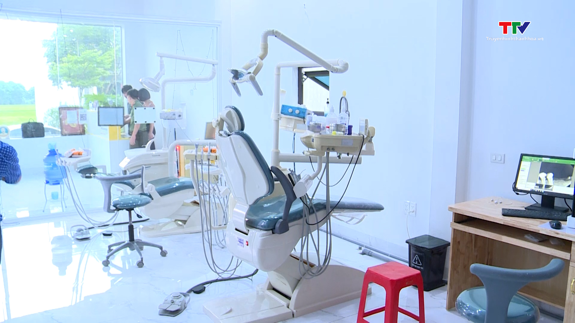 Đình chỉ hoạt động 18 tháng đối với cơ sở nha khoa không phép- Ảnh 2. Đình chỉ hoạt động 18 tháng đối với cơ sở nha khoa không phép- Ảnh 2.