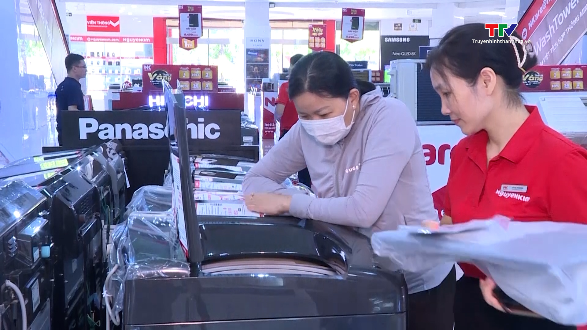 Bán lẻ hàng hoá tiếp tục tăng trưởng mạnh sau 5 tháng - Ảnh 2. Bán lẻ hàng hoá tiếp tục tăng trưởng mạnh sau 5 tháng - Ảnh 2.