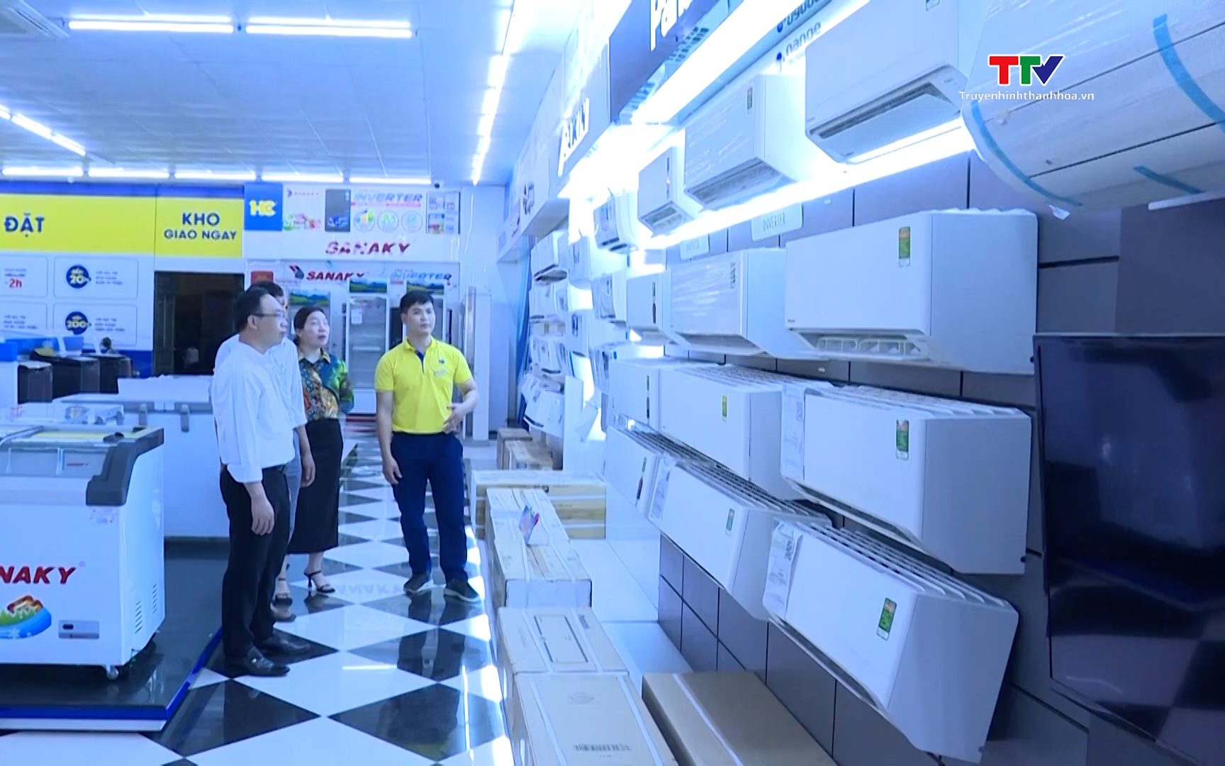 Sôi động thị trường điện lạnh mùa hè