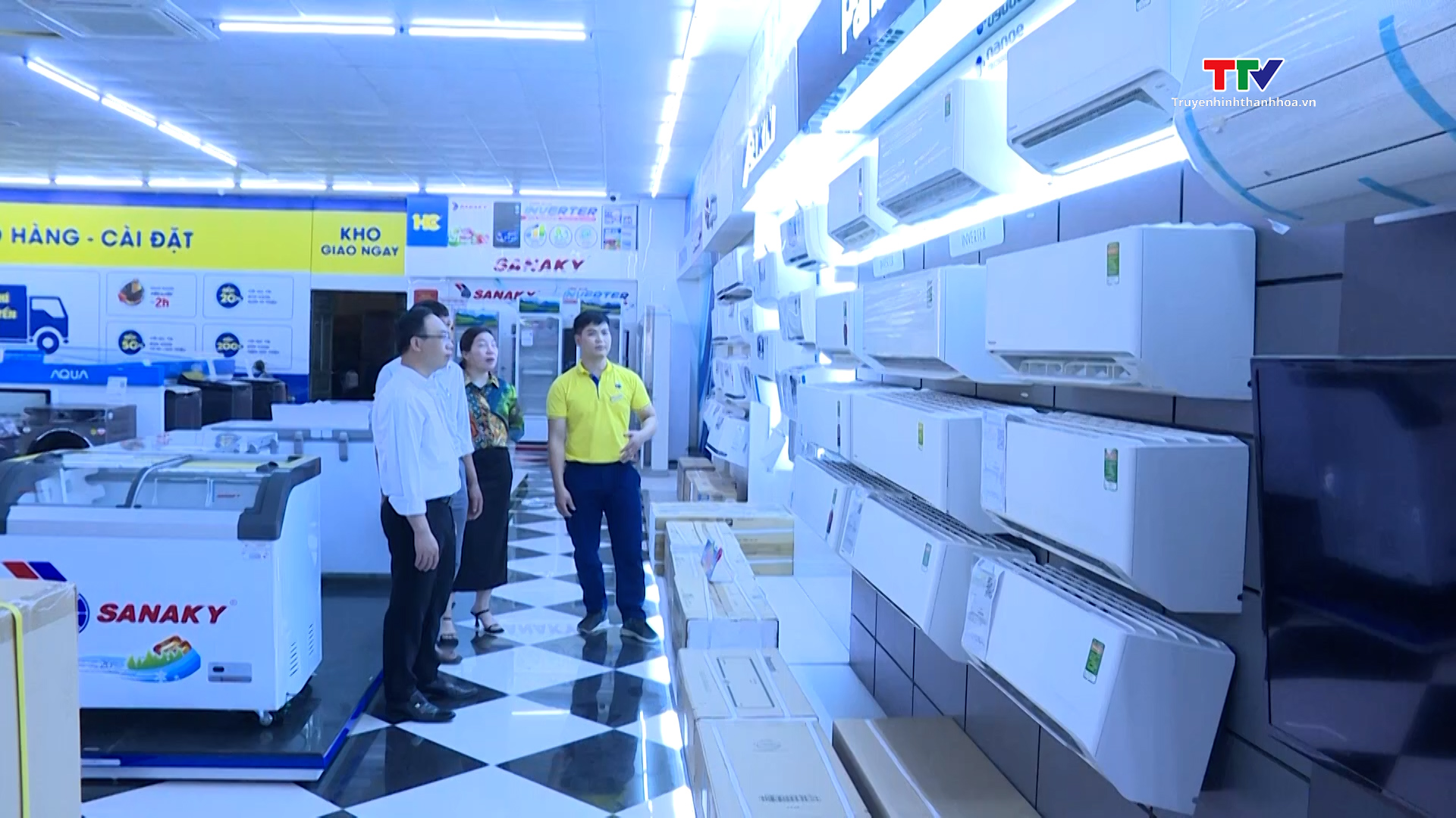 Sôi động thị trường điện lạnh mùa hè- Ảnh 7. Sôi động thị trường điện lạnh mùa hè- Ảnh 7.