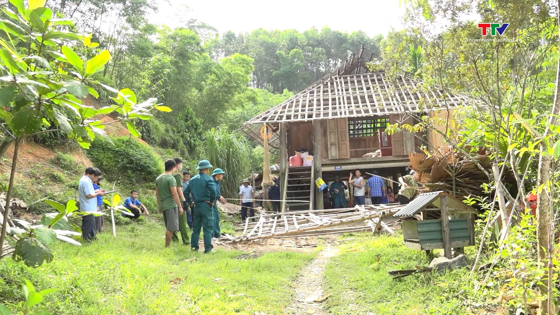 Huyện Lang Chánh hỗ trợ Nhân dân xây dựng, sửa chữa nhà ở- Ảnh 1. Huyện Lang Chánh hỗ trợ Nhân dân xây dựng, sửa chữa nhà ở- Ảnh 1.