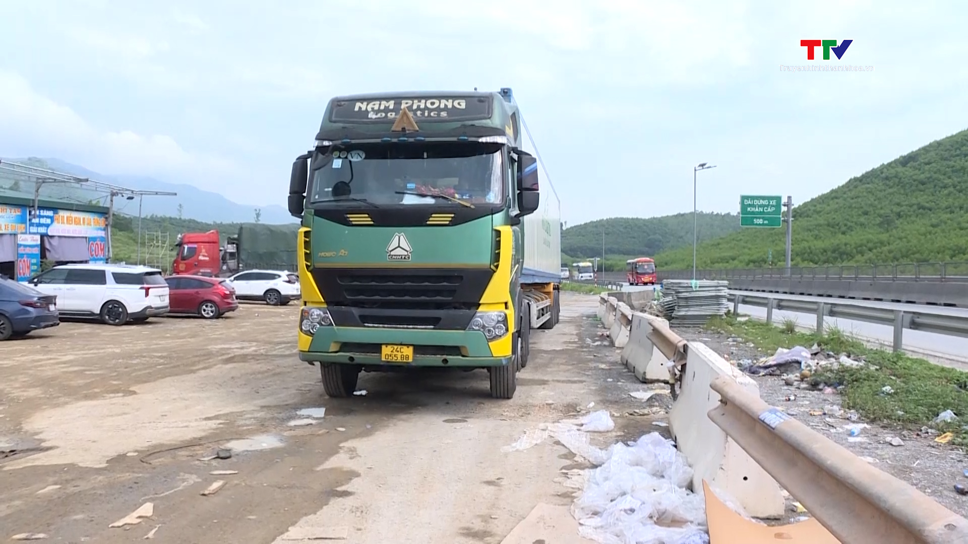 Trạm dừng nghỉ tạm cao tốc quốc lộ 45 - Nghi Sơn tiềm ẩn mất an toàn giao thông- Ảnh 6.