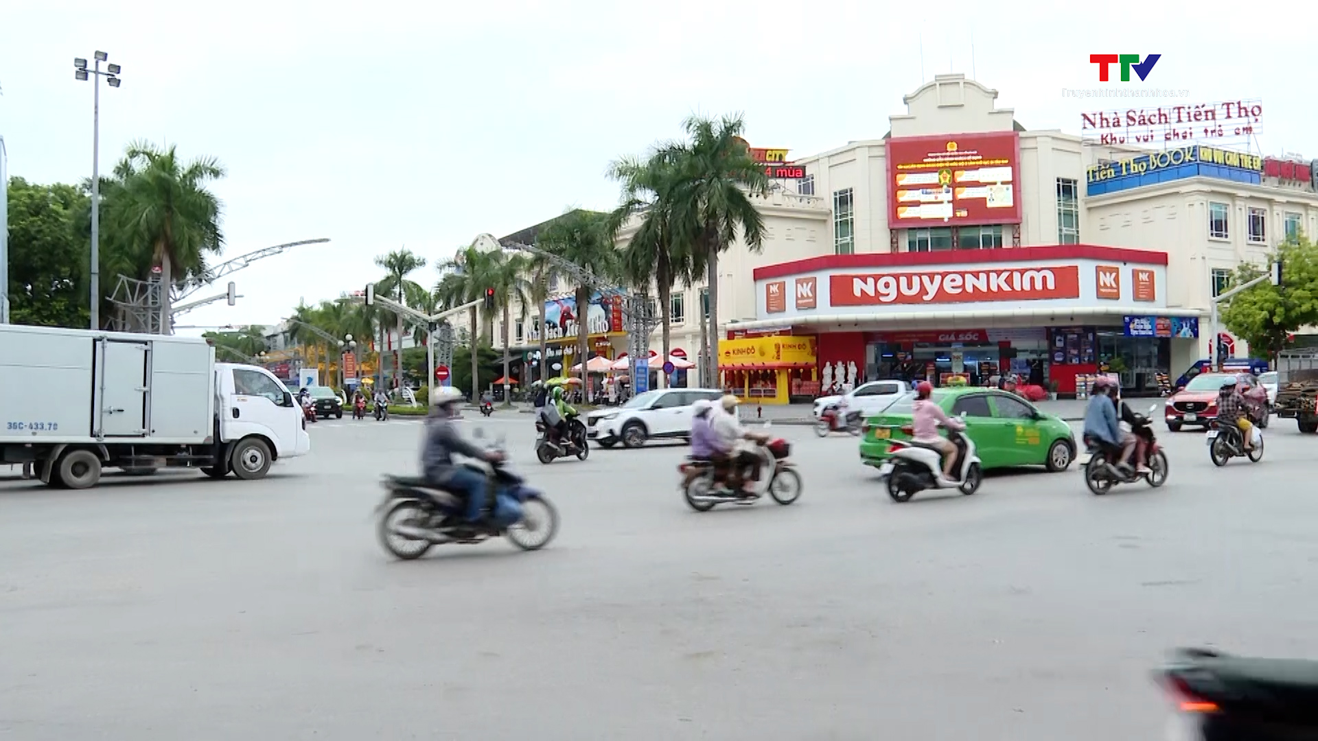 Công bố dự thảo lộ trình áp dụng quy chuẩn khí thải xe máy- Ảnh 1. Công bố dự thảo lộ trình áp dụng quy chuẩn khí thải xe máy- Ảnh 1.