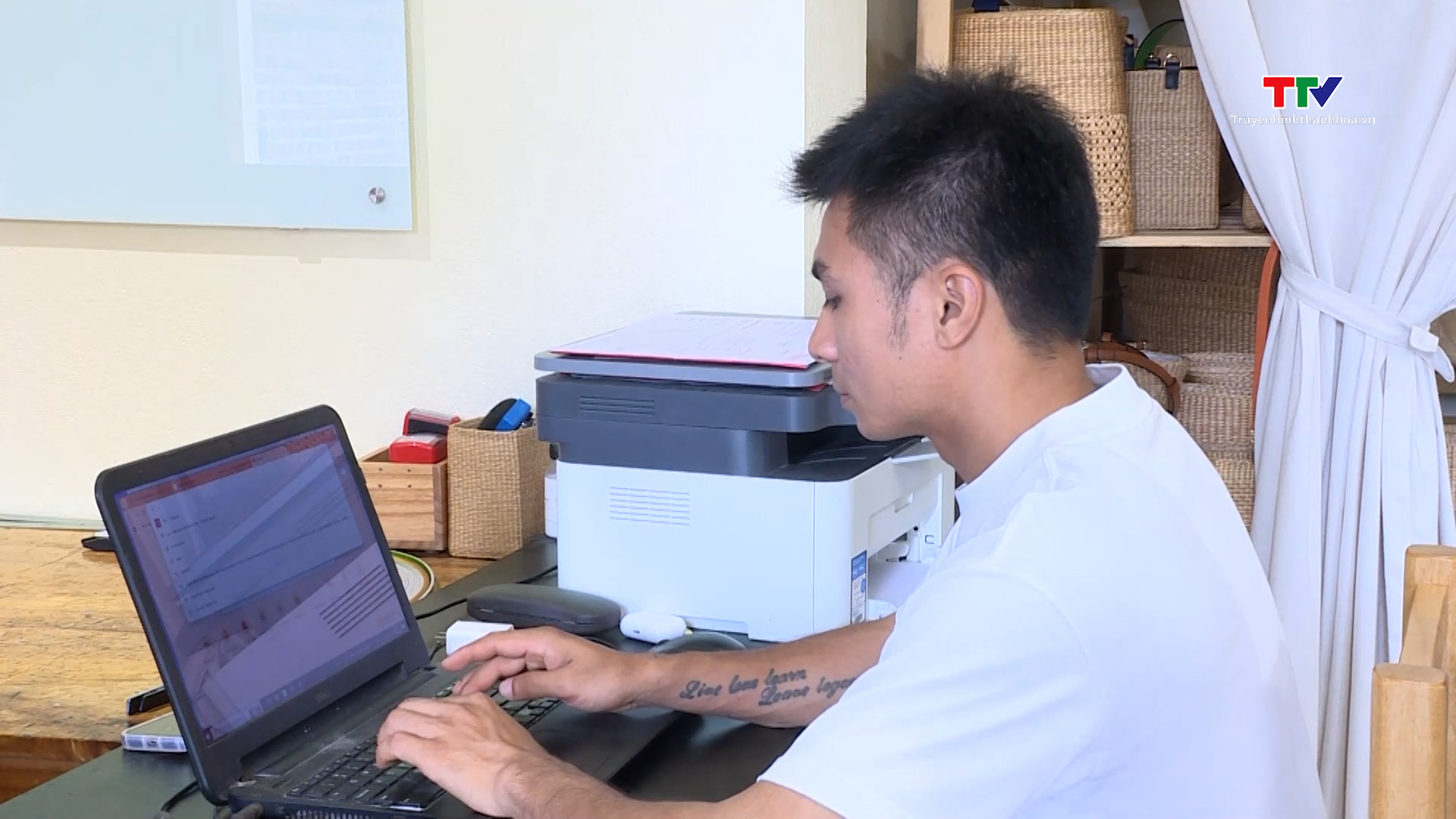 Thành công nhờ đưa sản phẩm lên sàn thương mại điện tử- Ảnh 3. Thành công nhờ đưa sản phẩm lên sàn thương mại điện tử- Ảnh 3.