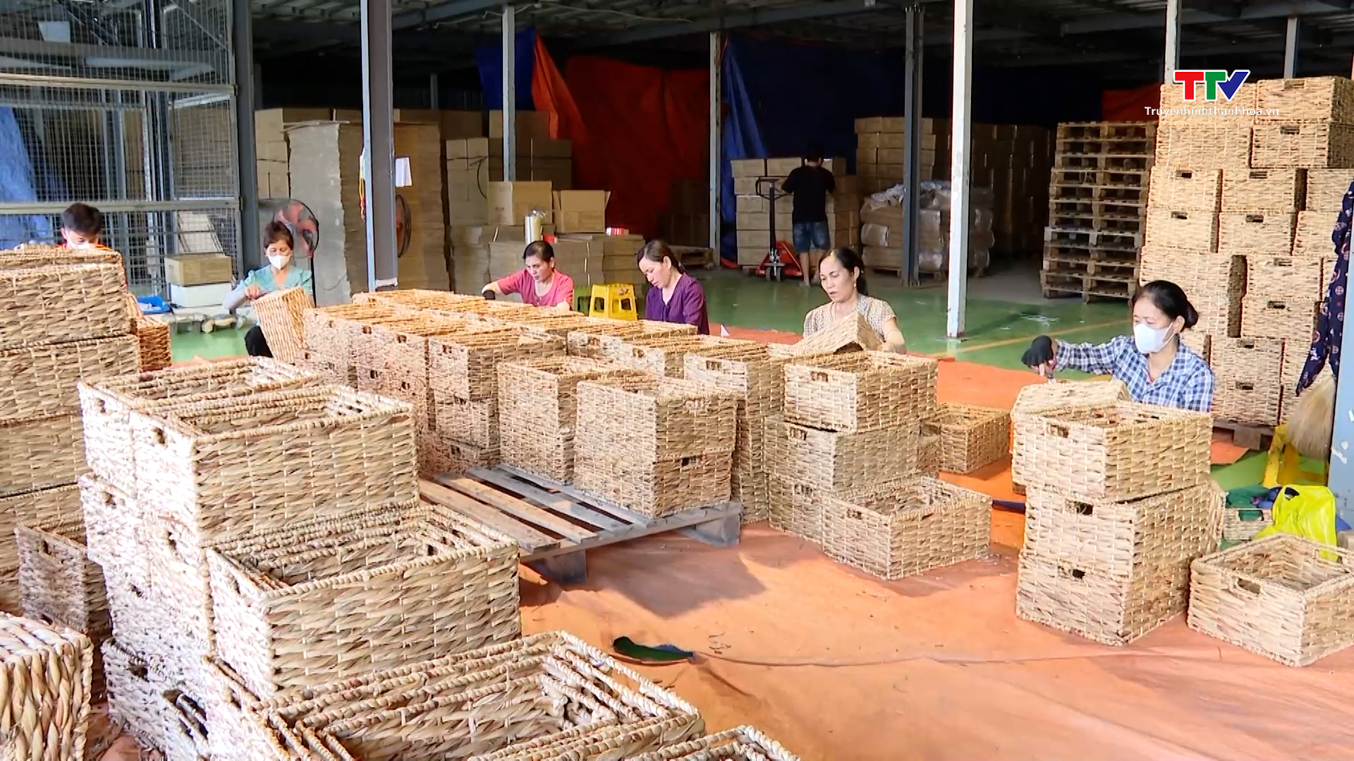 Thành công nhờ đưa sản phẩm lên sàn thương mại điện tử- Ảnh 4. Thành công nhờ đưa sản phẩm lên sàn thương mại điện tử- Ảnh 4.