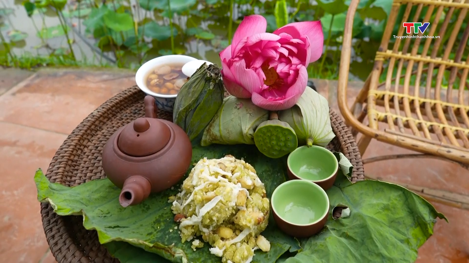 Mùa sen tháng 6- Ảnh 3. Mùa sen tháng 6- Ảnh 3.