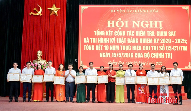 Tiếp tục đẩy mạnh học tập và làm theo tư tưởng, đạo đức, phong cách Hồ Chí Minh: Khắc ghi lời Bác, quyết tâm xây dựng Thanh Hóa thành tỉnh kiểu mẫu- Ảnh 2. Tiếp tục đẩy mạnh học tập và làm theo tư tưởng, đạo đức, phong cách Hồ Chí Minh: Khắc ghi lời Bác, quyết tâm xây dựng Thanh Hóa thành tỉnh kiểu mẫu- Ảnh 2.