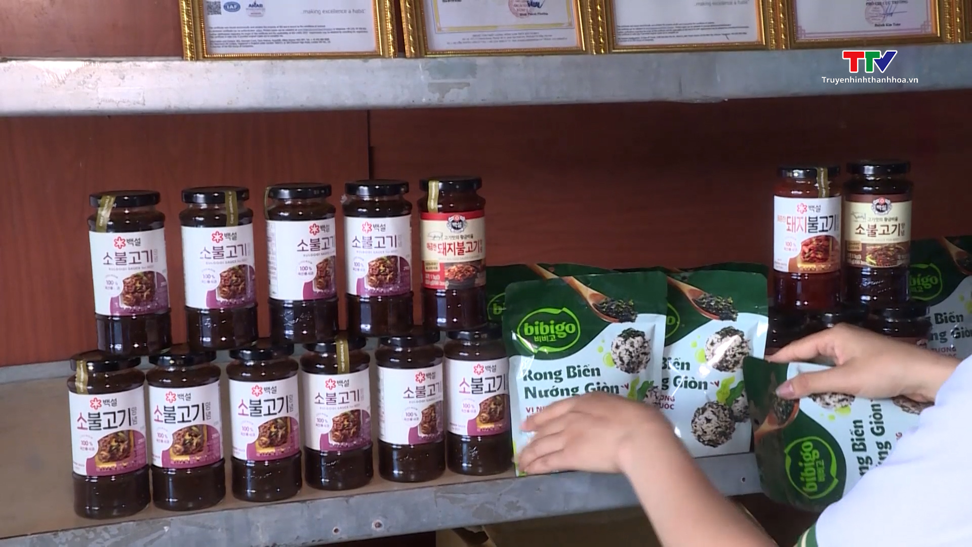 Thị trường thực phẩm sạch: Nguồn cung phong phú, sức tiêu thụ mạnh- Ảnh 2. Thị trường thực phẩm sạch: Nguồn cung phong phú, sức tiêu thụ mạnh- Ảnh 2.