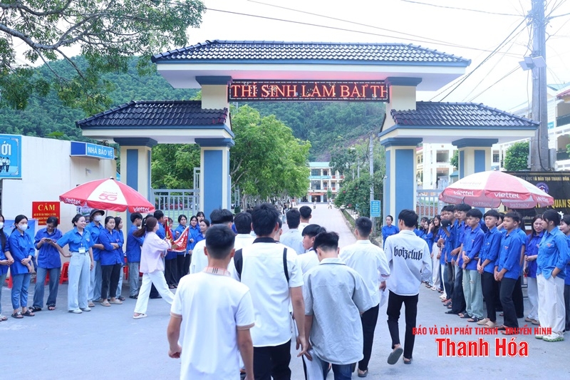 Hơn 41.000 thí sinh Thanh Hóa chính thức bước vào kỳ thi Tốt nghiệp THPT năm 2025- Ảnh 6. Hơn 41.000 thí sinh Thanh Hóa chính thức bước vào kỳ thi Tốt nghiệp THPT năm 2025- Ảnh 6.