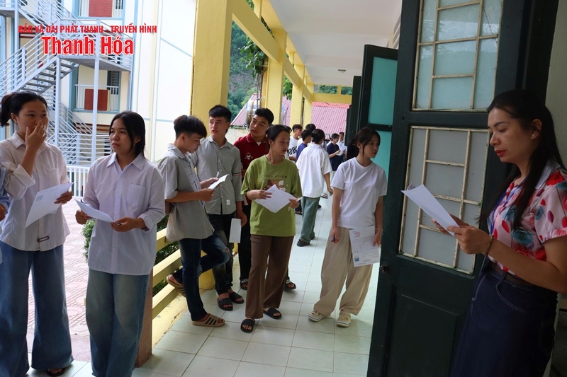 Hơn 41.000 thí sinh Thanh Hóa chính thức bước vào kỳ thi Tốt nghiệp THPT năm 2025- Ảnh 11. Hơn 41.000 thí sinh Thanh Hóa chính thức bước vào kỳ thi Tốt nghiệp THPT năm 2025- Ảnh 11.