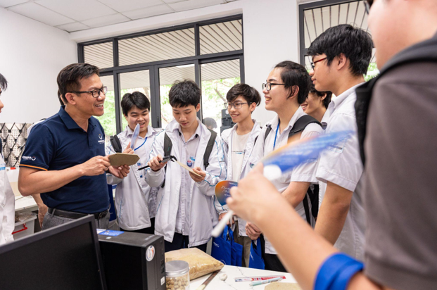 Nộp hồ sơ vào Phenikaa – Chớp ngay cơ hội học bổng "khủng" và ngành học HOT- Ảnh 1. Nộp hồ sơ vào Phenikaa – Chớp ngay cơ hội học bổng "khủng" và ngành học HOT- Ảnh 1.