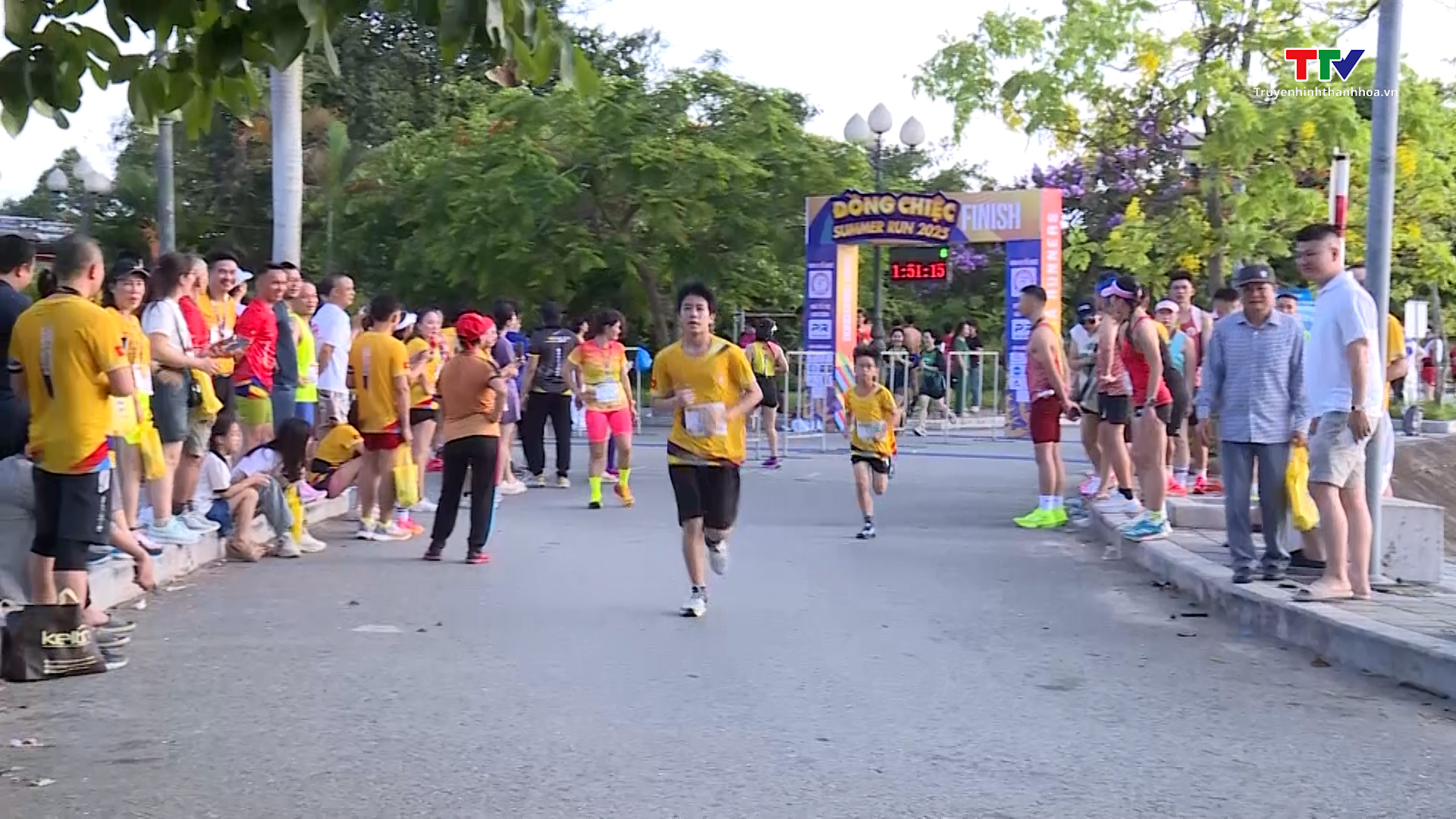Gần 1.000 runners tham dự Đồng Chiệc Summer Run 2025- Ảnh 1.